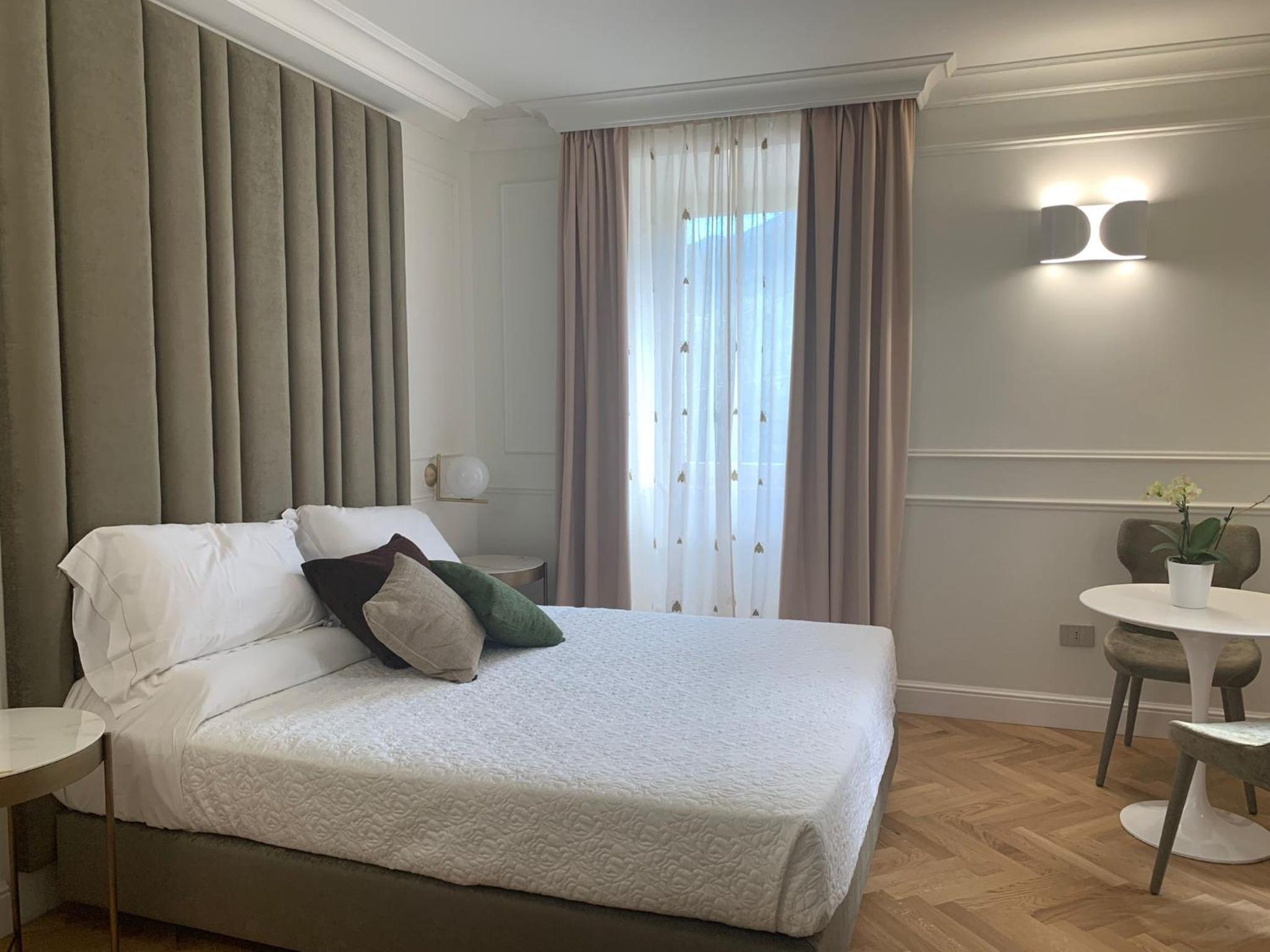 Palazzo Franceschini en Cascia — hotel room