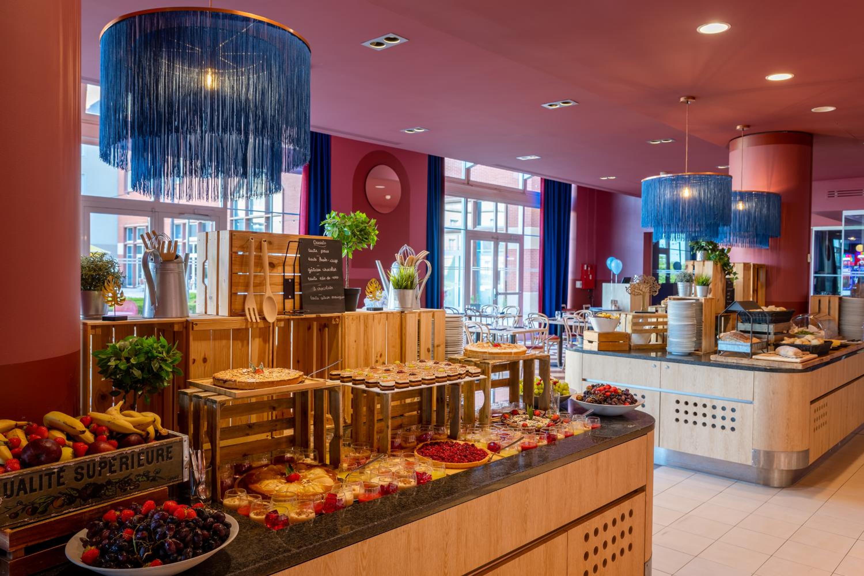 Magny-le-Hongre Vacations - Grand Magic Hotel Marne La Vallee - Property Image 9