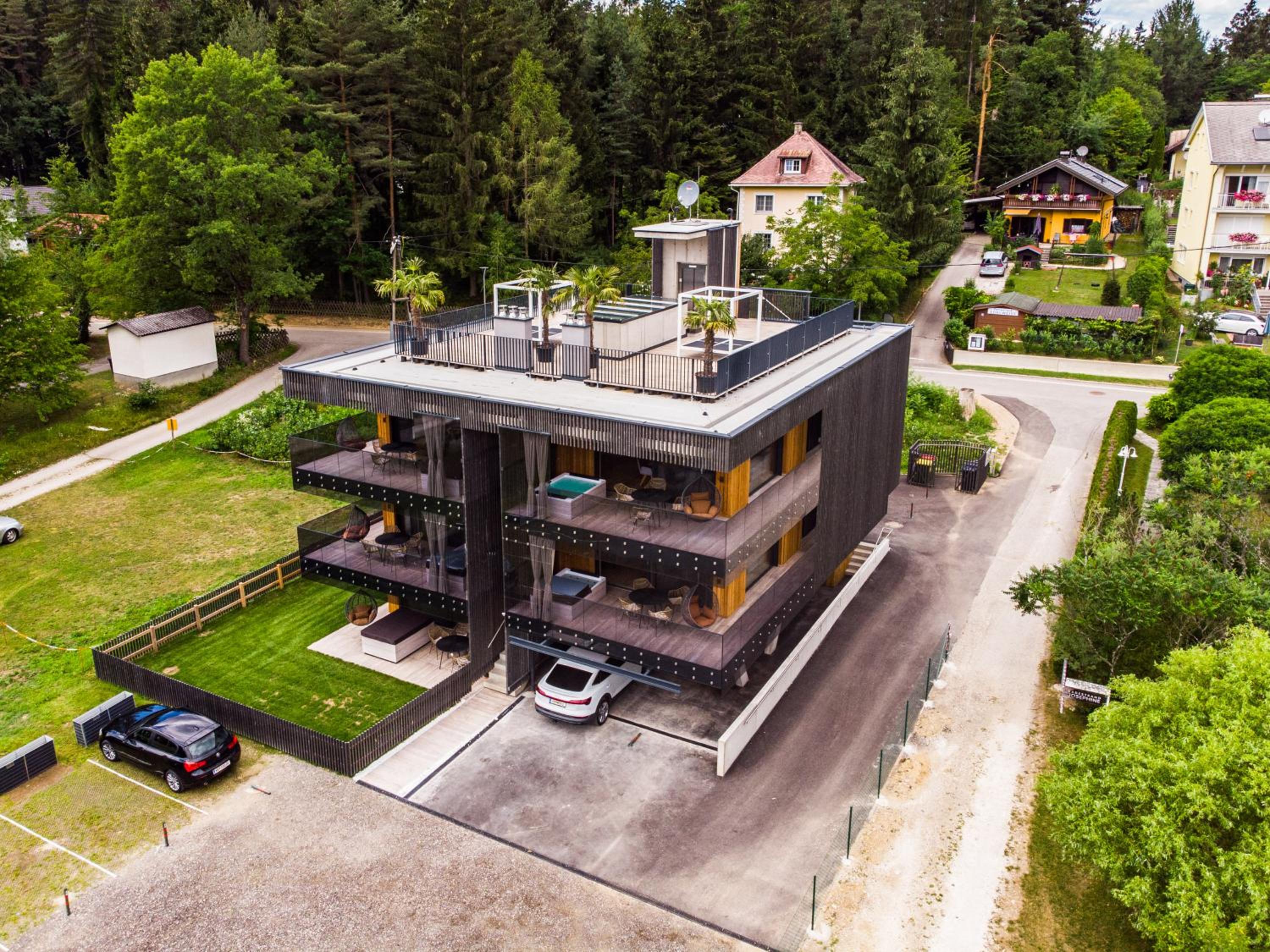 Merlrose Apartments