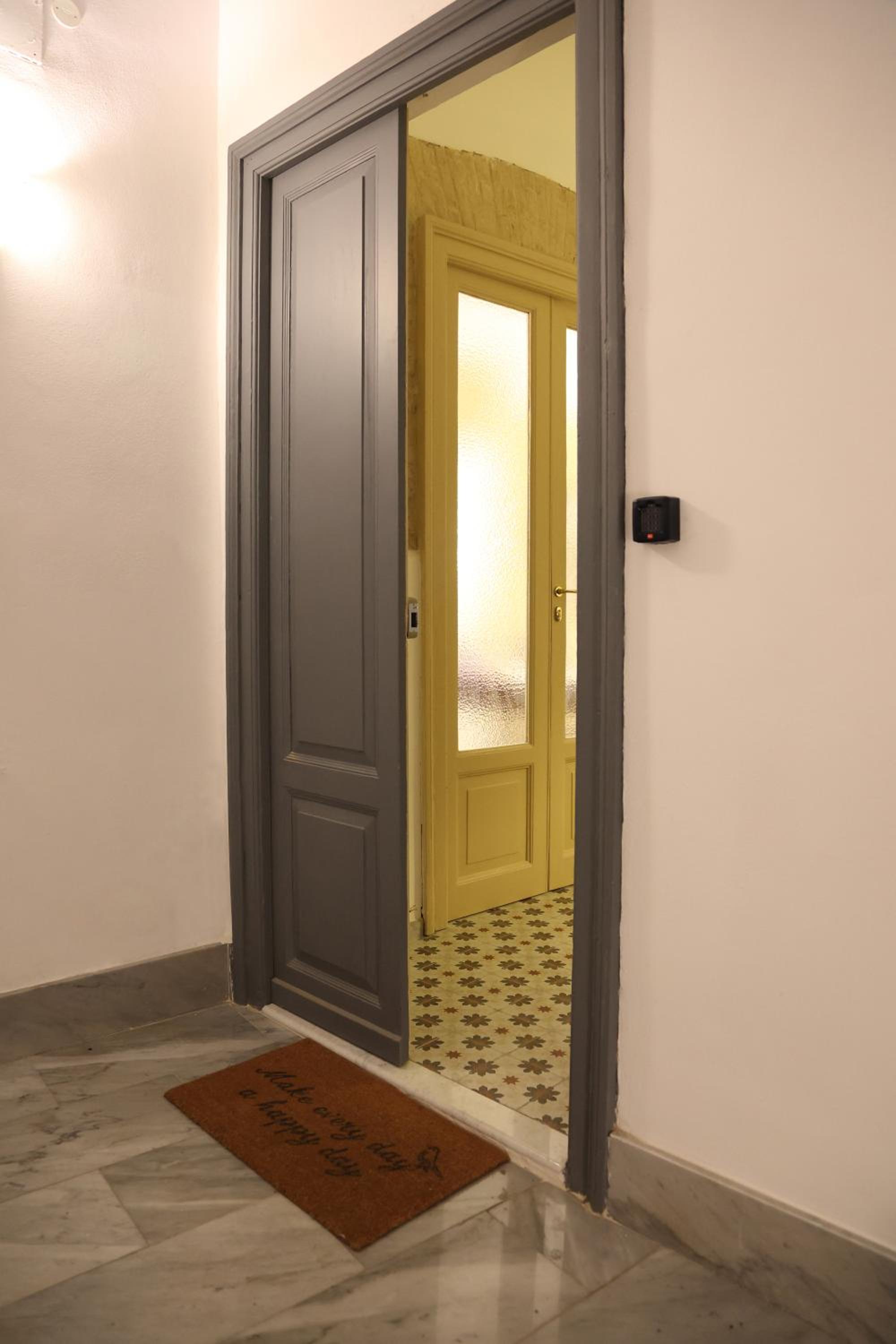 Photo 33