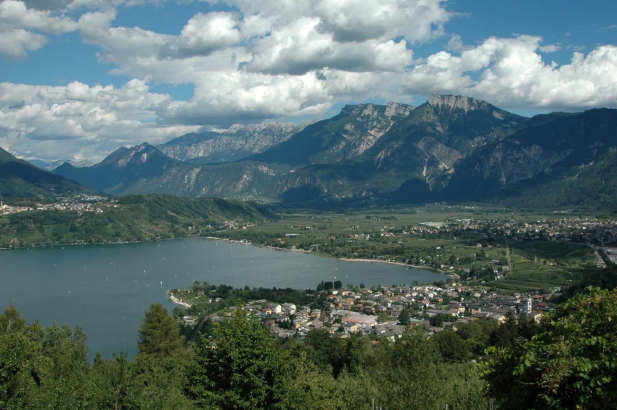Appartamento Calceranica Al Lago view 4