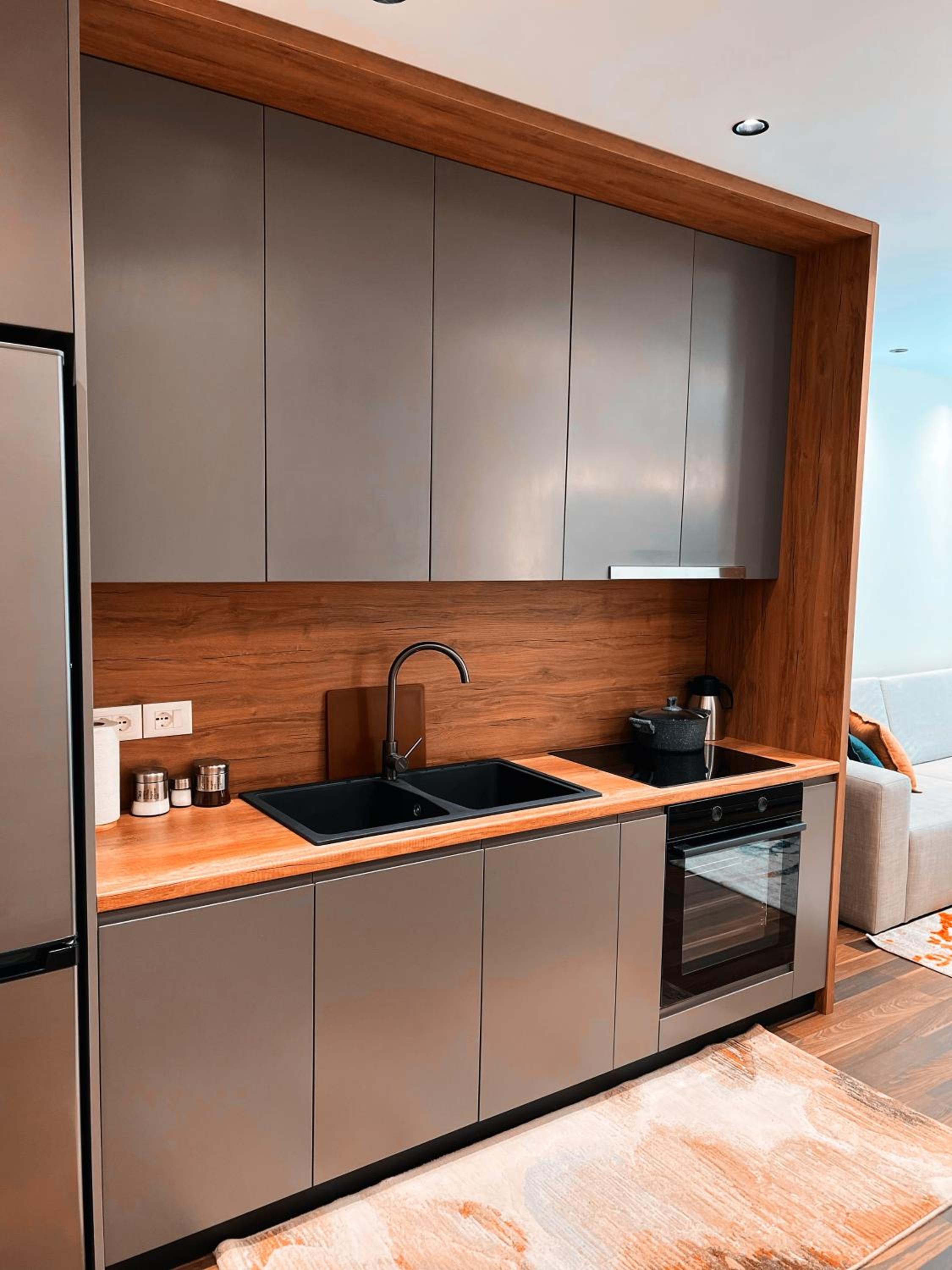 ERG APARTMENTS
