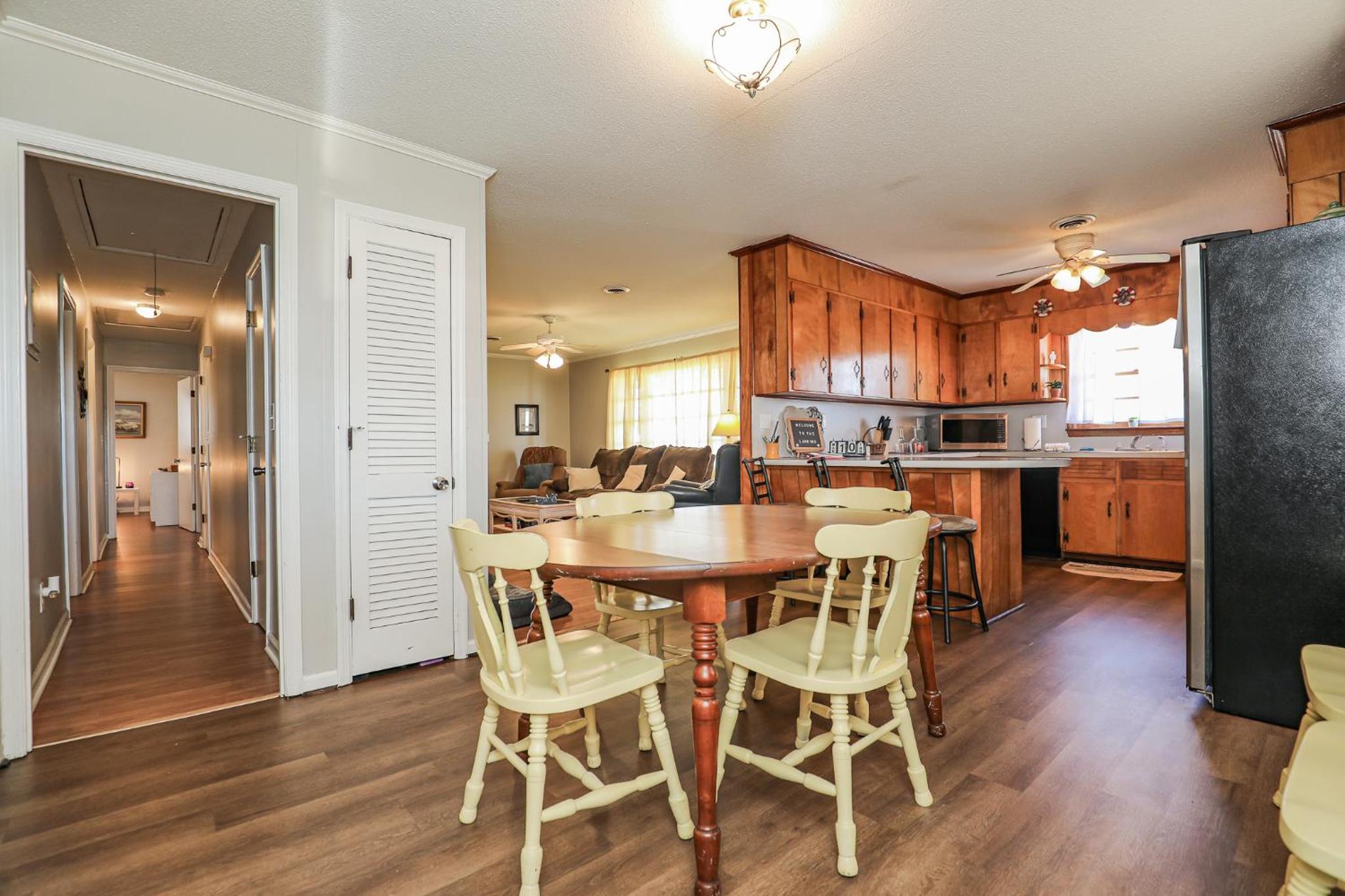 Spacious Home with Waterfront View-Welcome Pets view 4