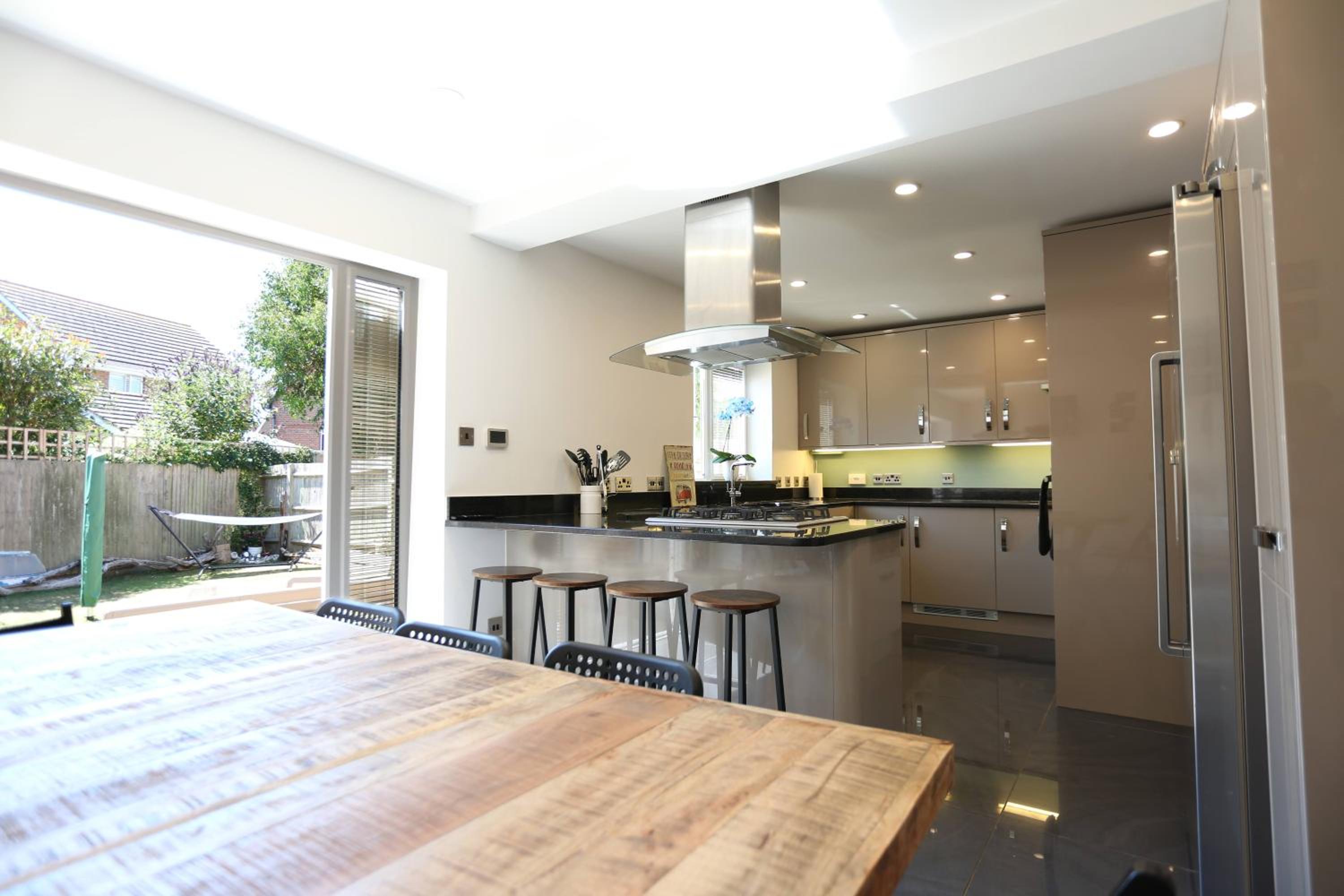 Seascape - 4 bed home in Bracklesham Bay view 5