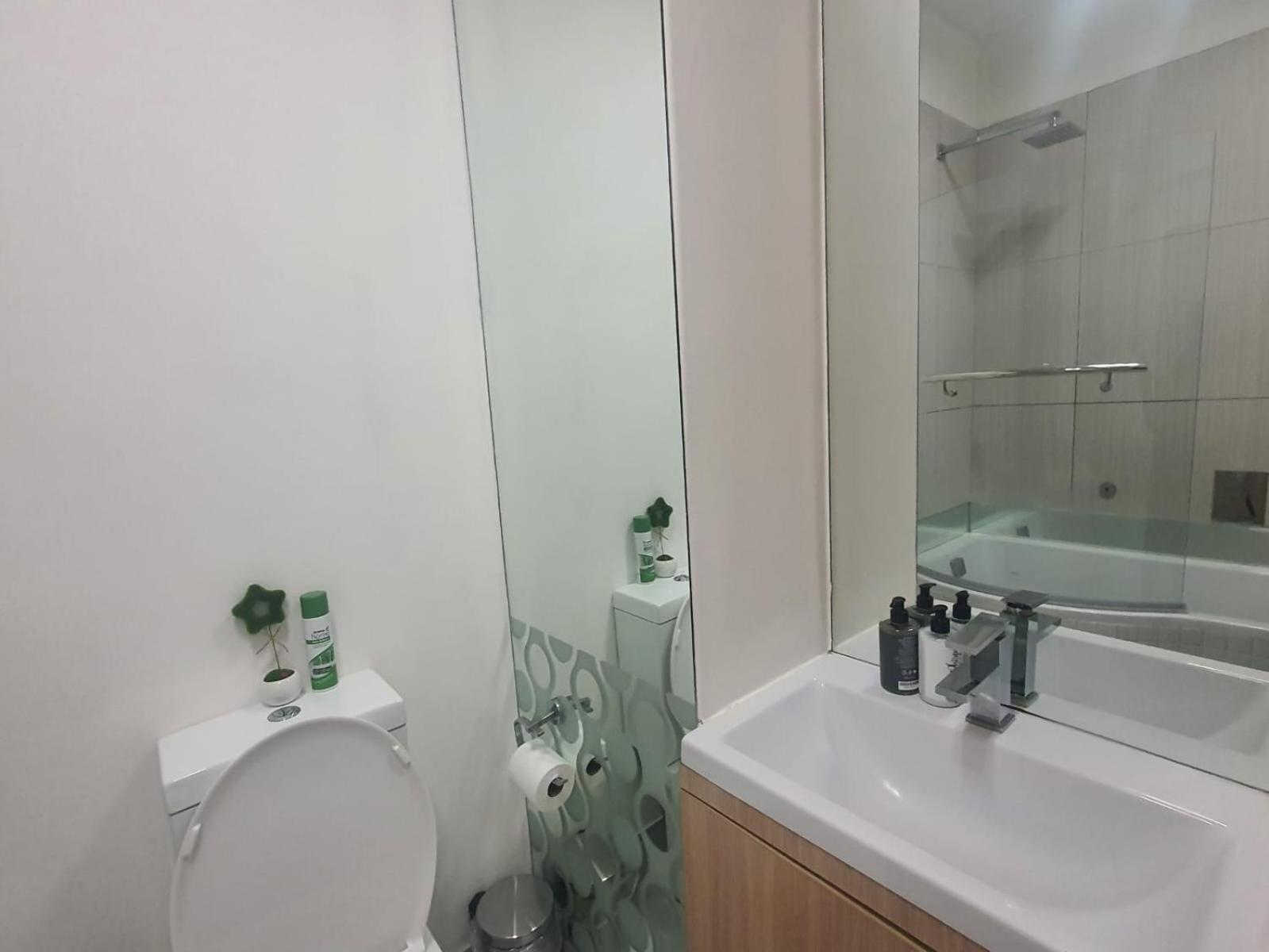 Stunning, Modern 1 bedroom Apartment Sandton