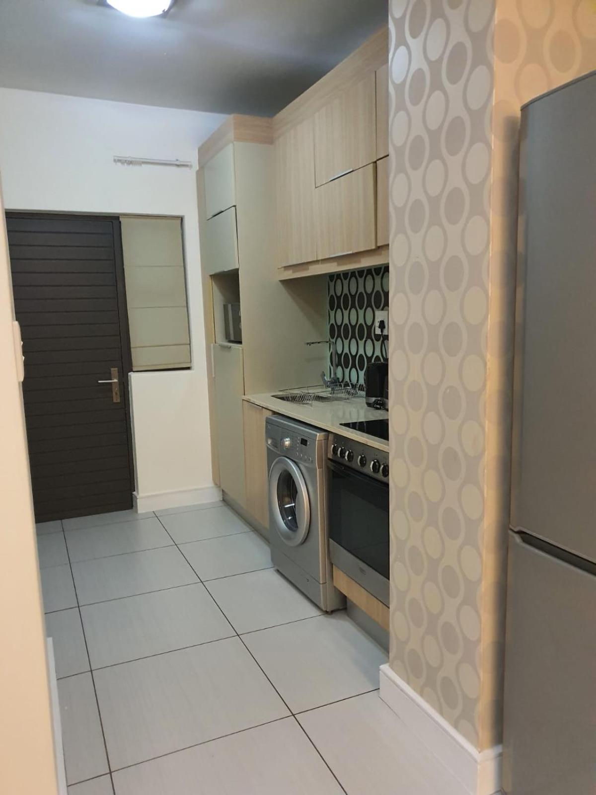 Stunning, Modern 1 bedroom Apartment Sandton