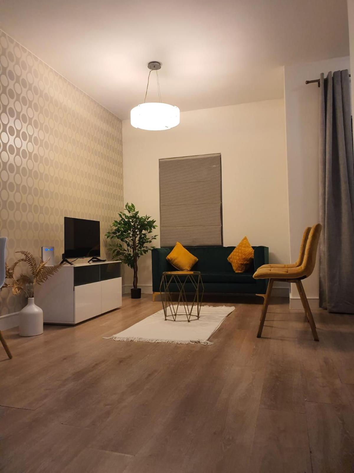 Stunning, Modern 1 bedroom Apartment Sandton