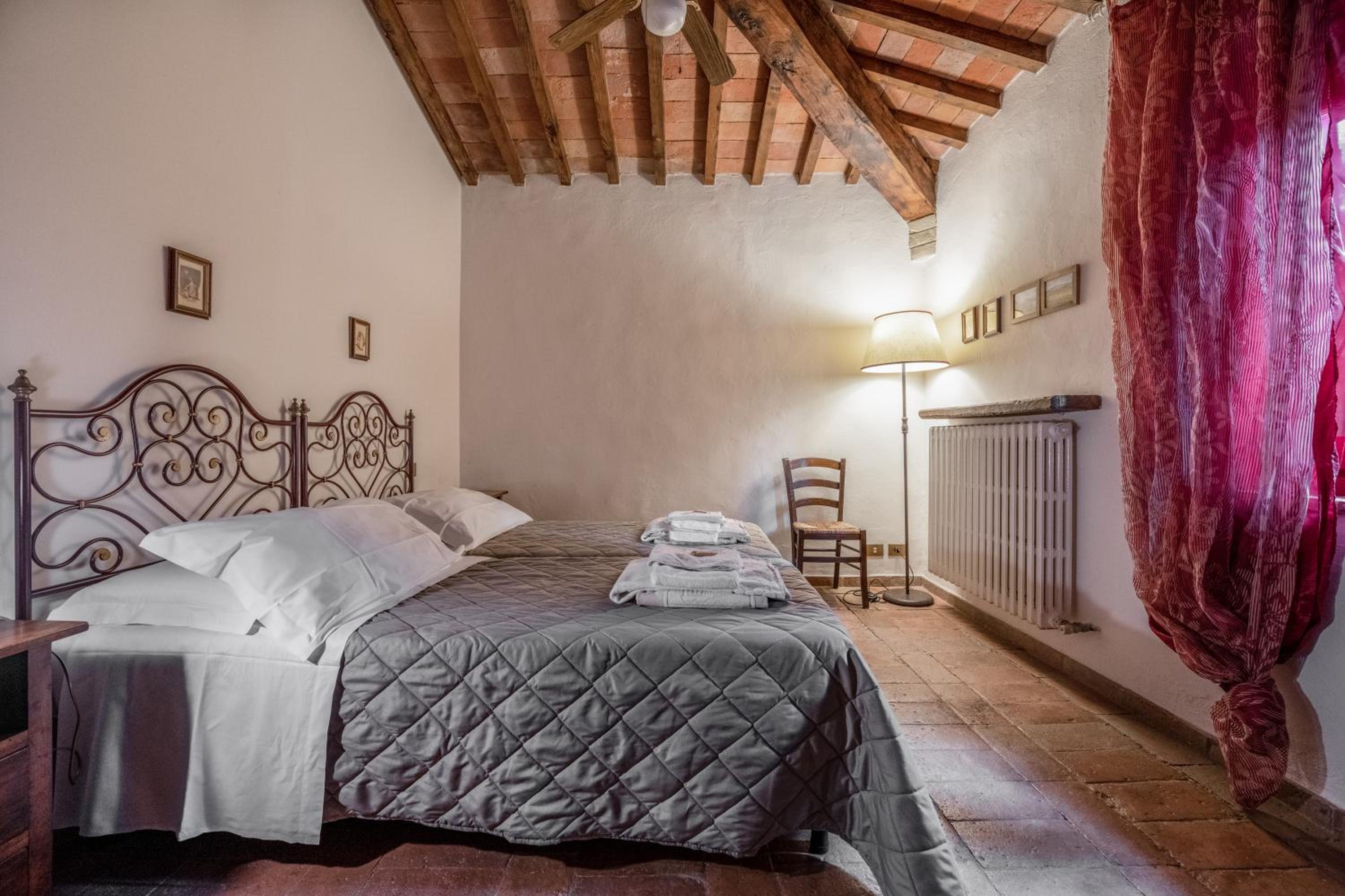 Podere Mezzastrada - Place of Charme