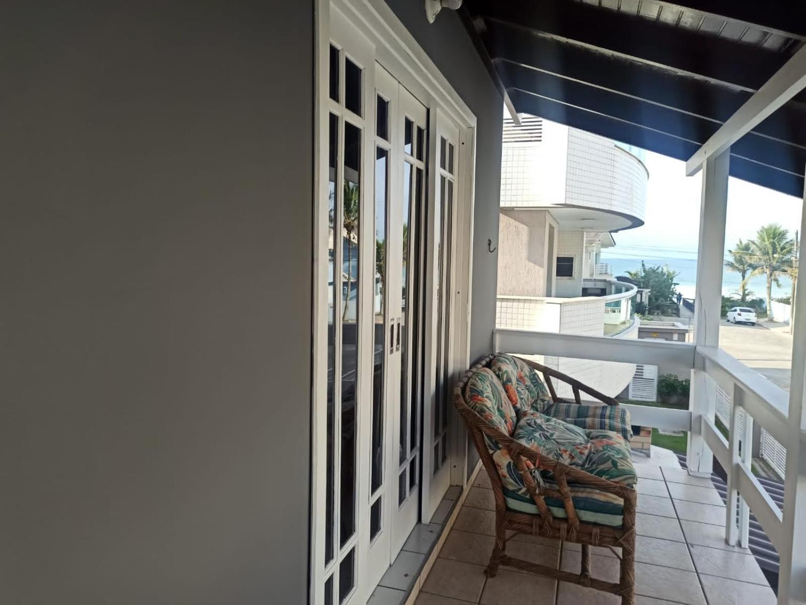 CASA ARMANI 50 metros DA PRAIA MARISCAL BOMBINHAS