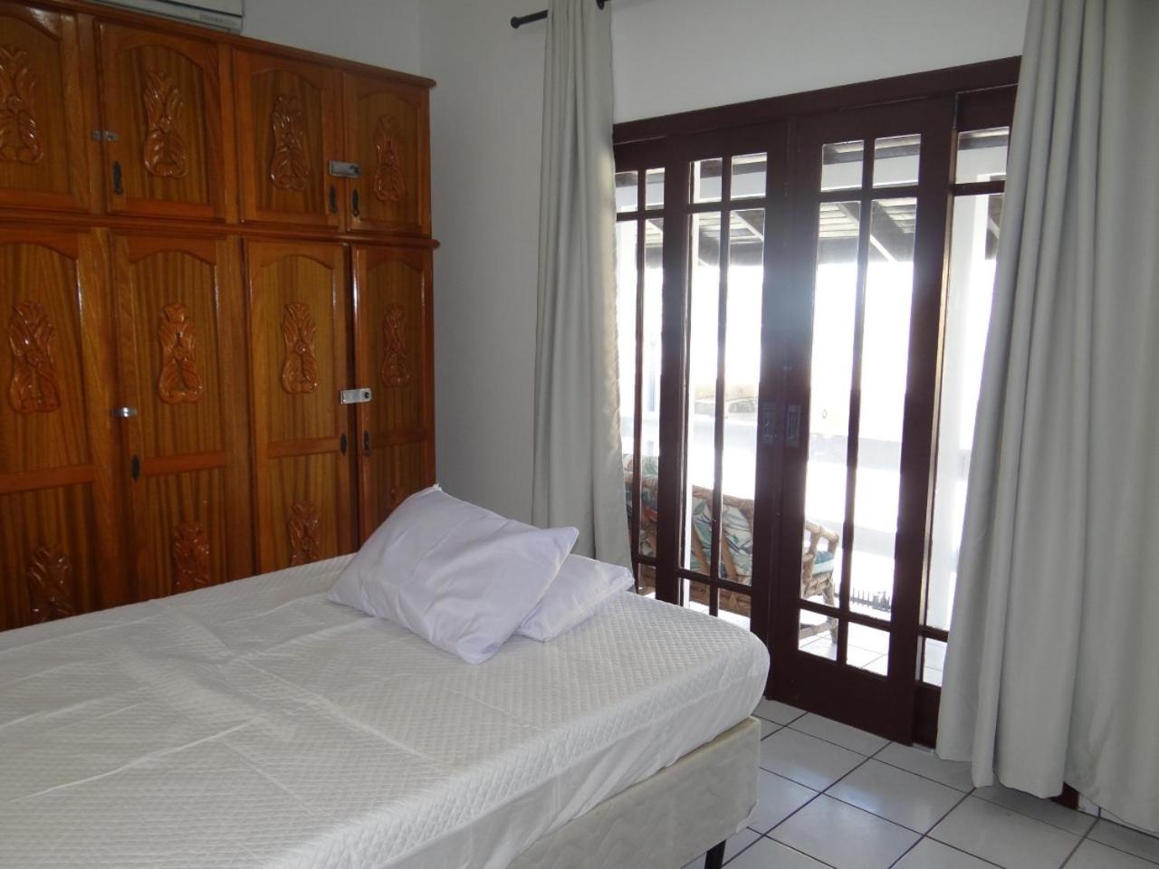 CASA ARMANI 50 metros DA PRAIA MARISCAL BOMBINHAS