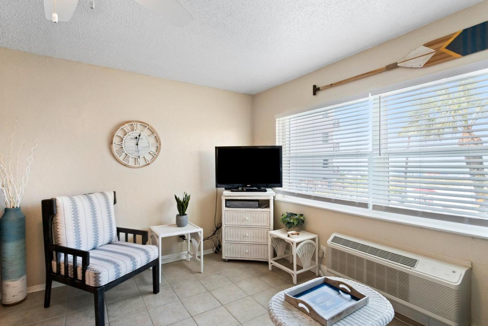 Studio Unit Facing Beach 2nd Fl - Surf Song #227