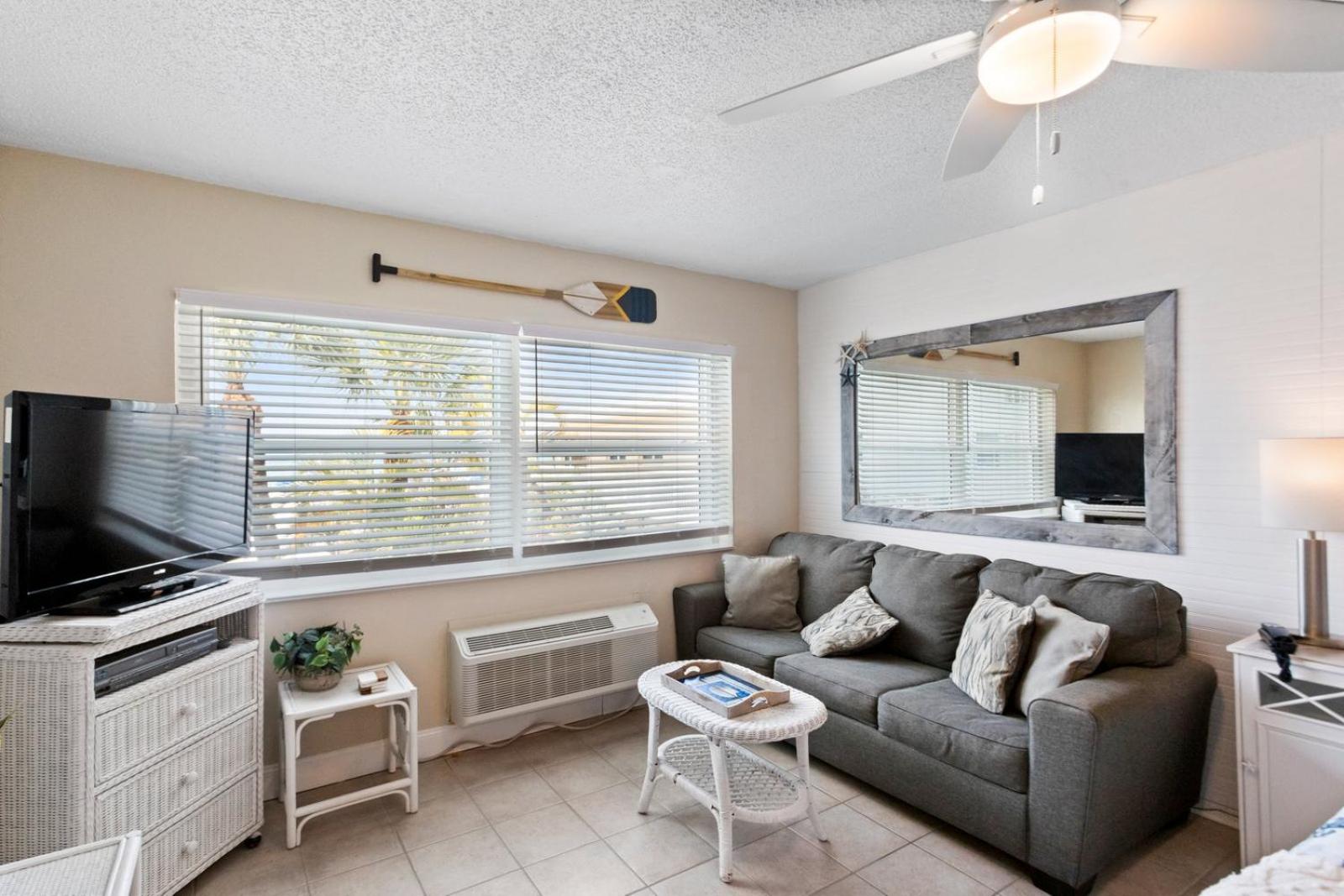 Studio Unit Facing Beach 2nd Fl - Surf Song #227
