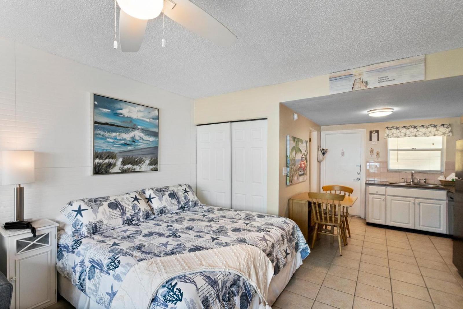Studio Unit Facing Beach 2nd Fl - Surf Song #227