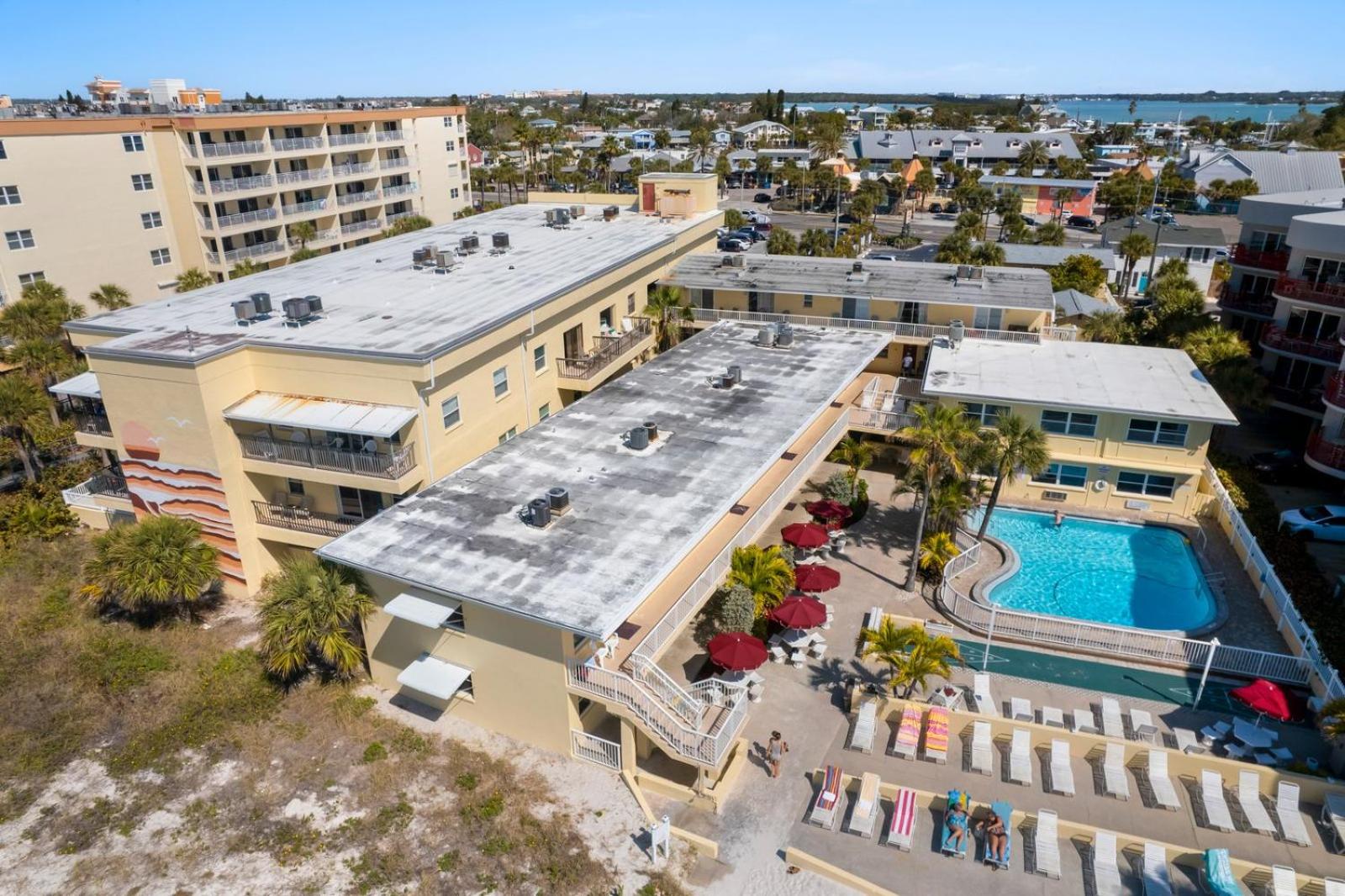 Studio Unit Facing Beach 2nd Fl - Surf Song #227