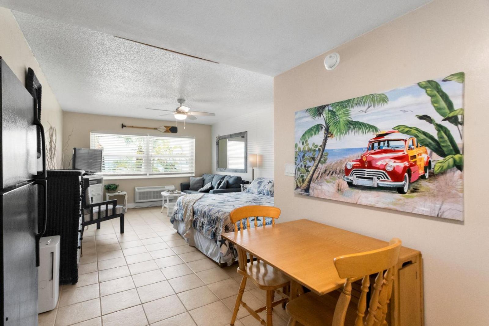 Studio Unit Facing Beach 2nd Fl - Surf Song #227