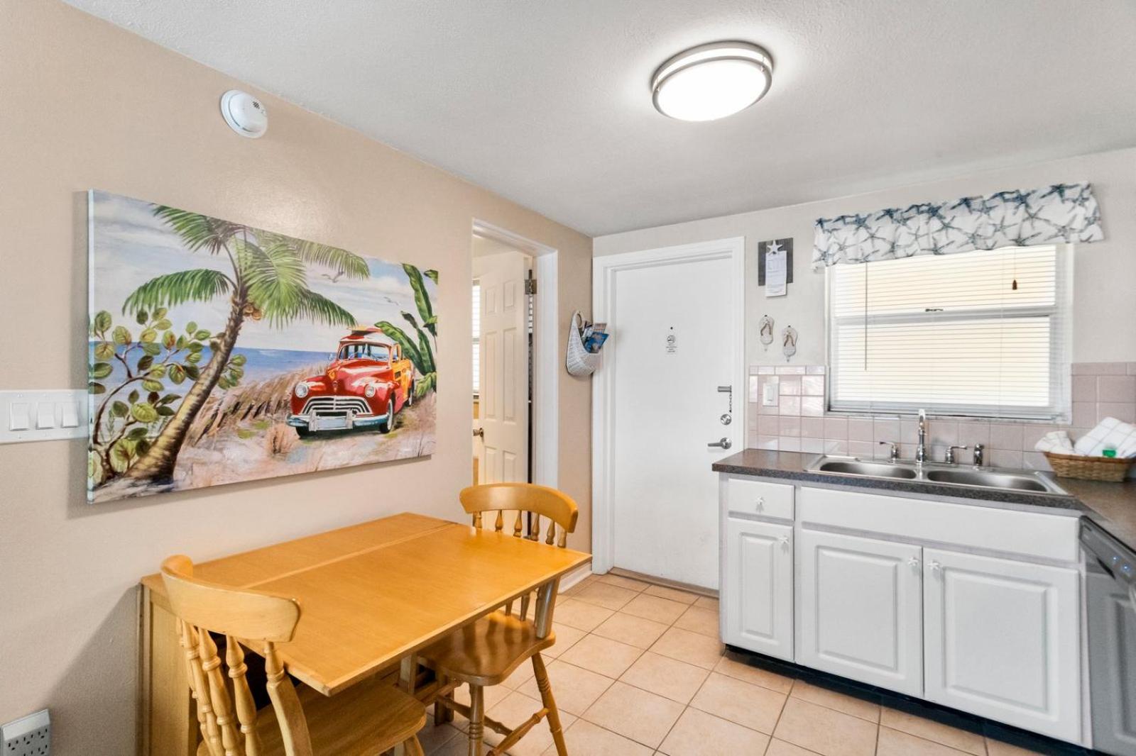 Studio Unit Facing Beach 2nd Fl - Surf Song #227