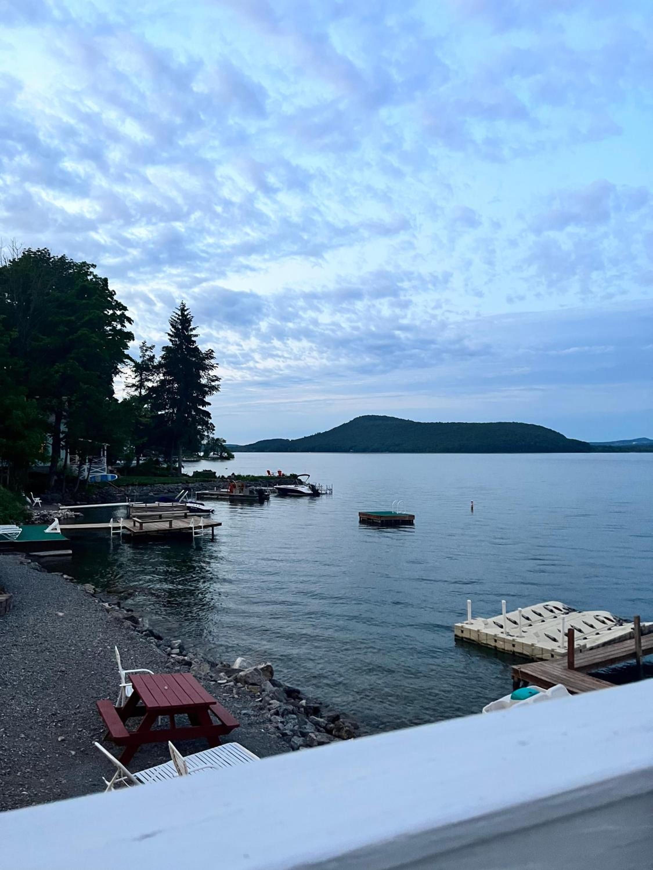 Lake View Motel