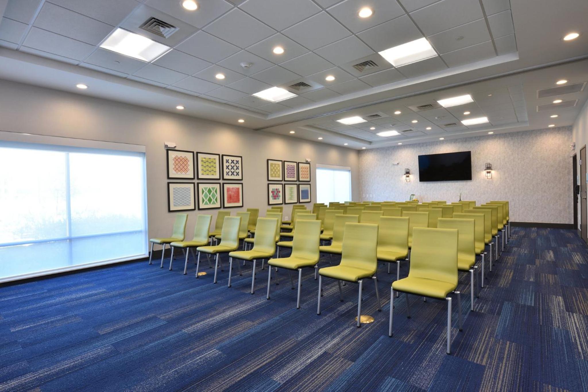 Palm Springs Vacations - Holiday Inn Express Suites Spring - Woodlands Area, an IHG Hotel - Property Image 43