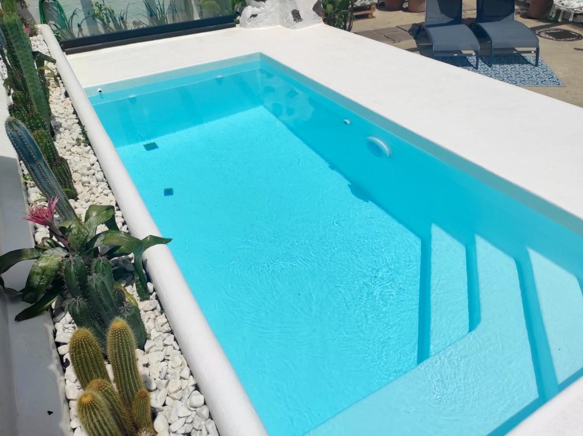 3 bedrooms house with sea view enclosed garden and wifi at Icod de los Vinos 5 km away from the beach