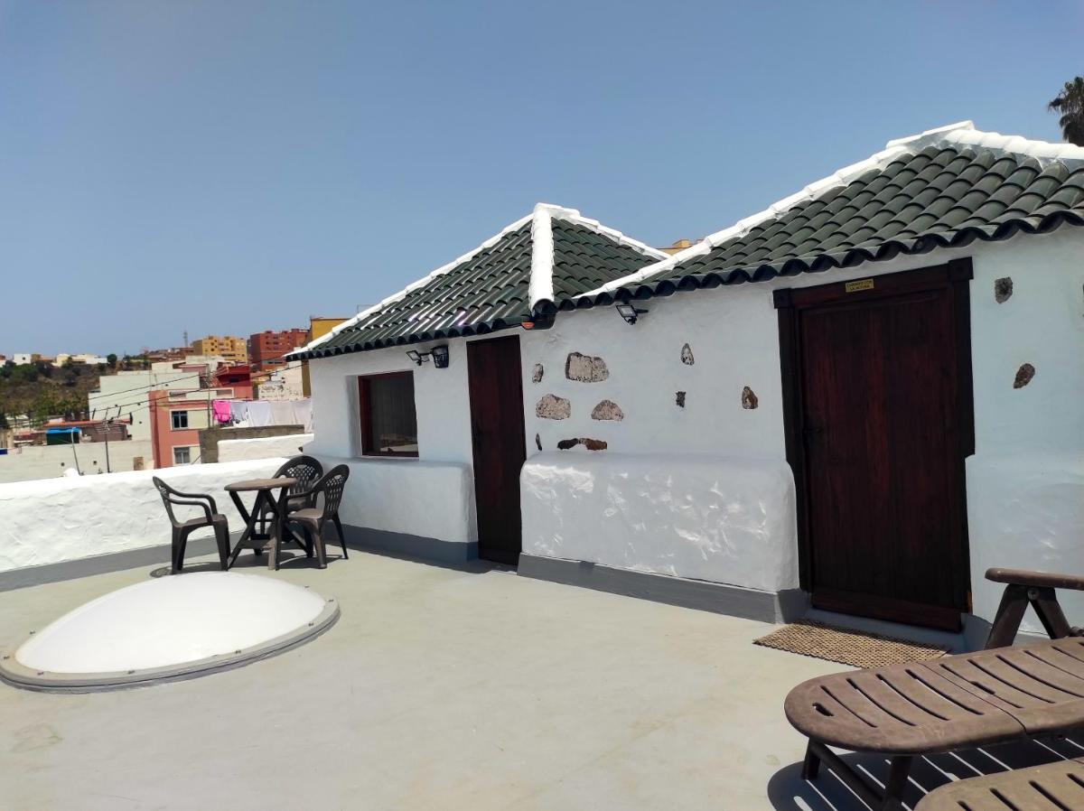 3 bedrooms house with sea view enclosed garden and wifi at Icod de los Vinos 5 km away from the beach
