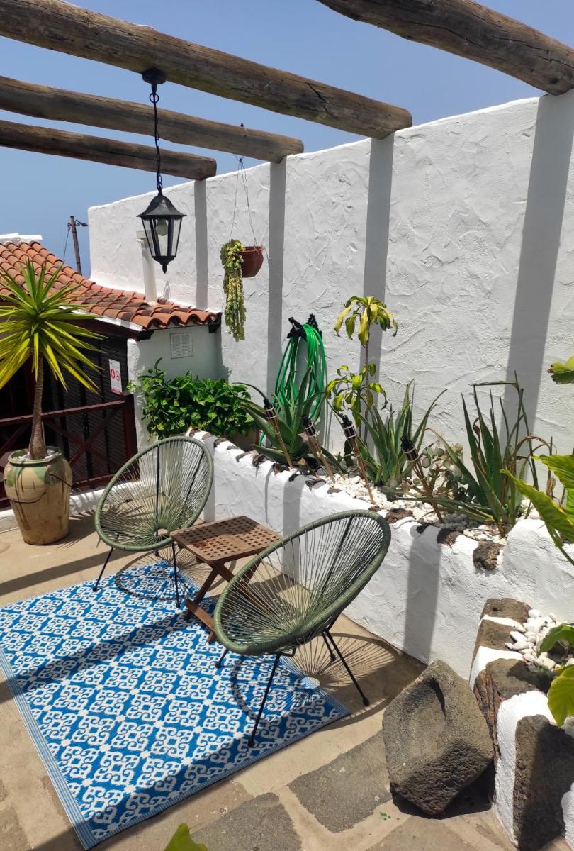 3 bedrooms house with sea view enclosed garden and wifi at Icod de los Vinos 5 km away from the beach
