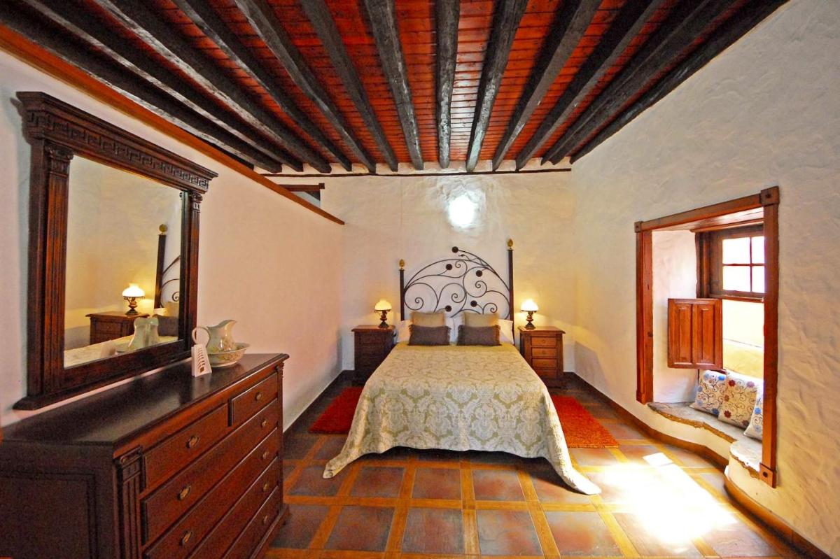 3 bedrooms house with sea view enclosed garden and wifi at Icod de los Vinos 5 km away from the beach