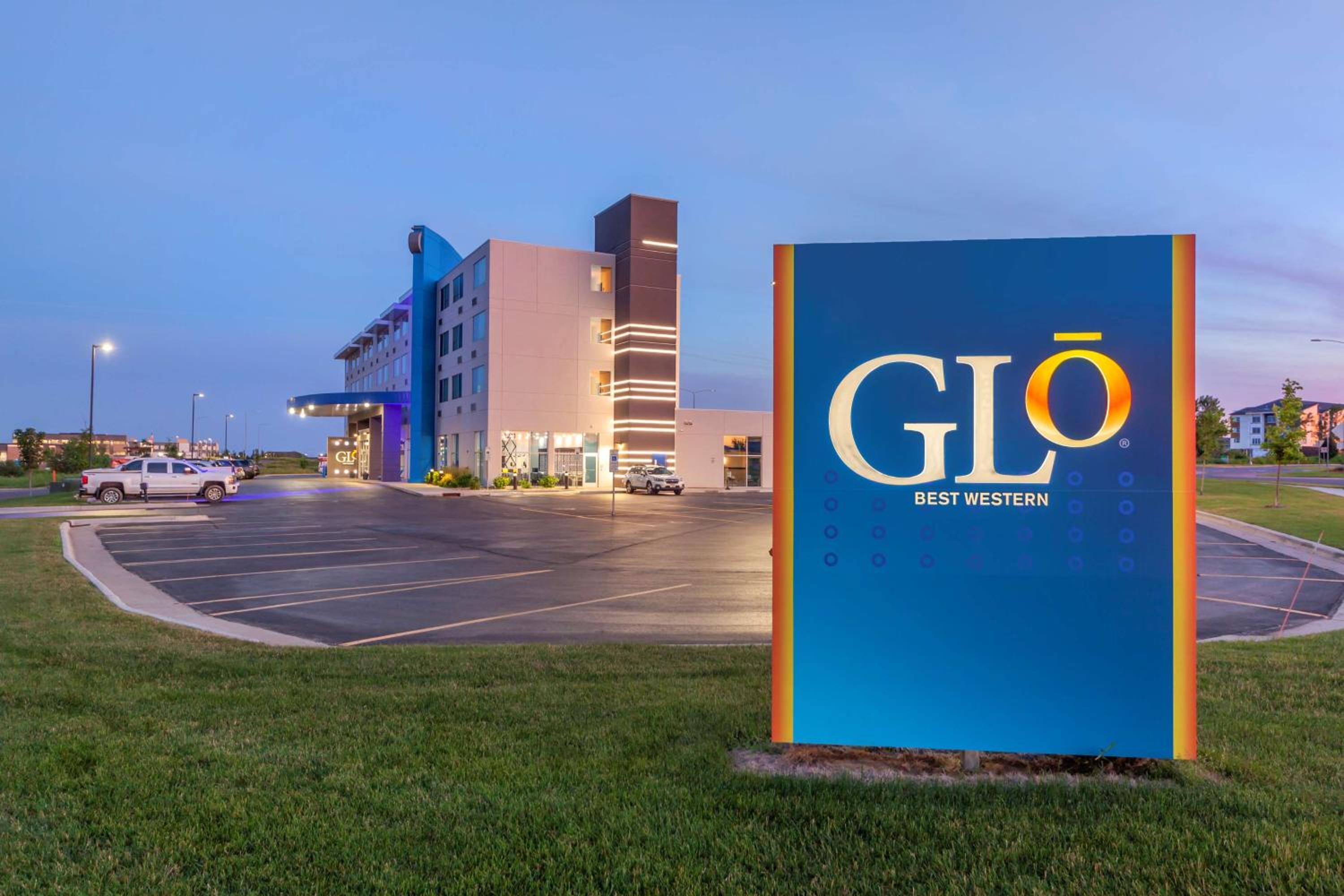 Hotel GLō Best Western Dawley Farms In Sioux Falls - Image 1
