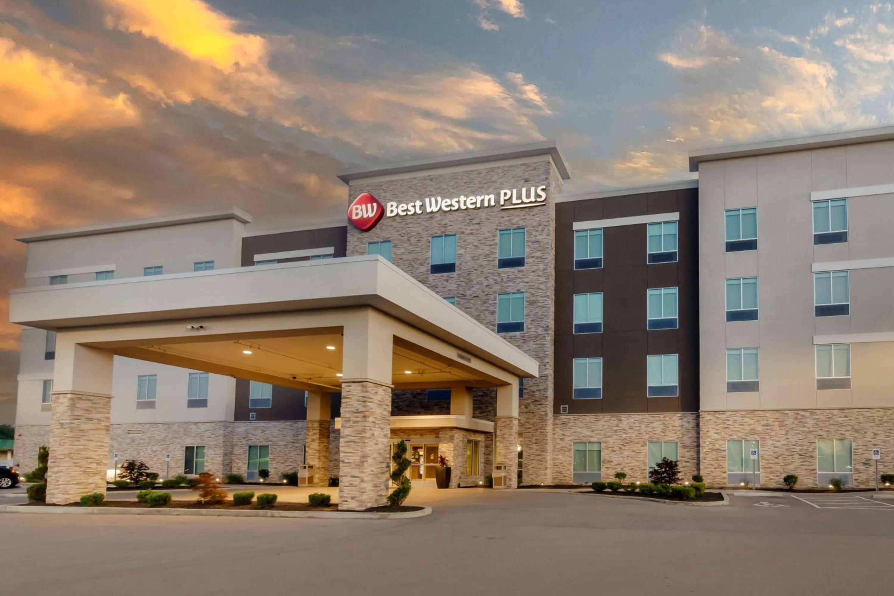 St Louis Vacations - Best Western Plus St. Louis Airport Hotel - Property Image 1