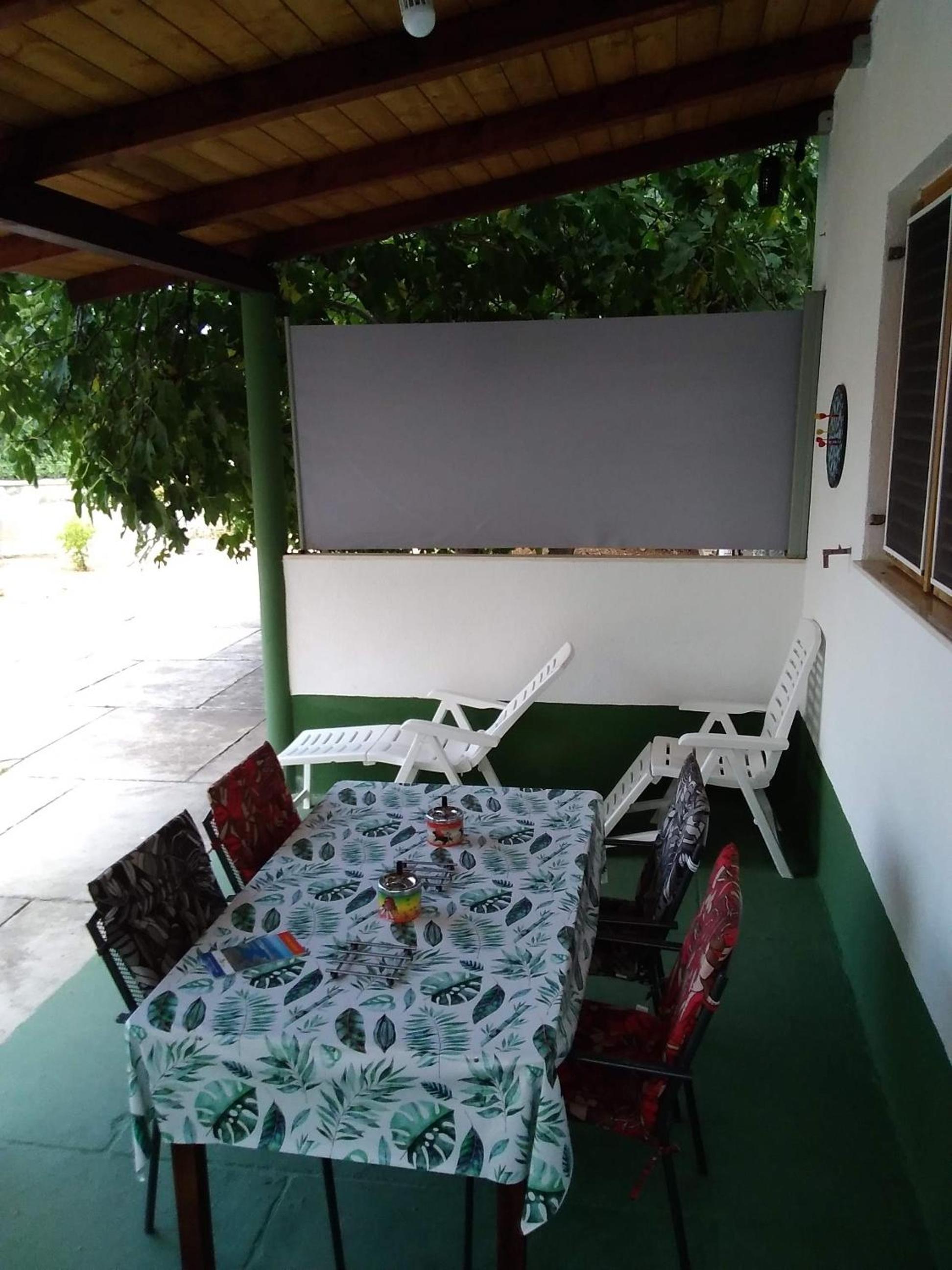 House " Bond " view 3