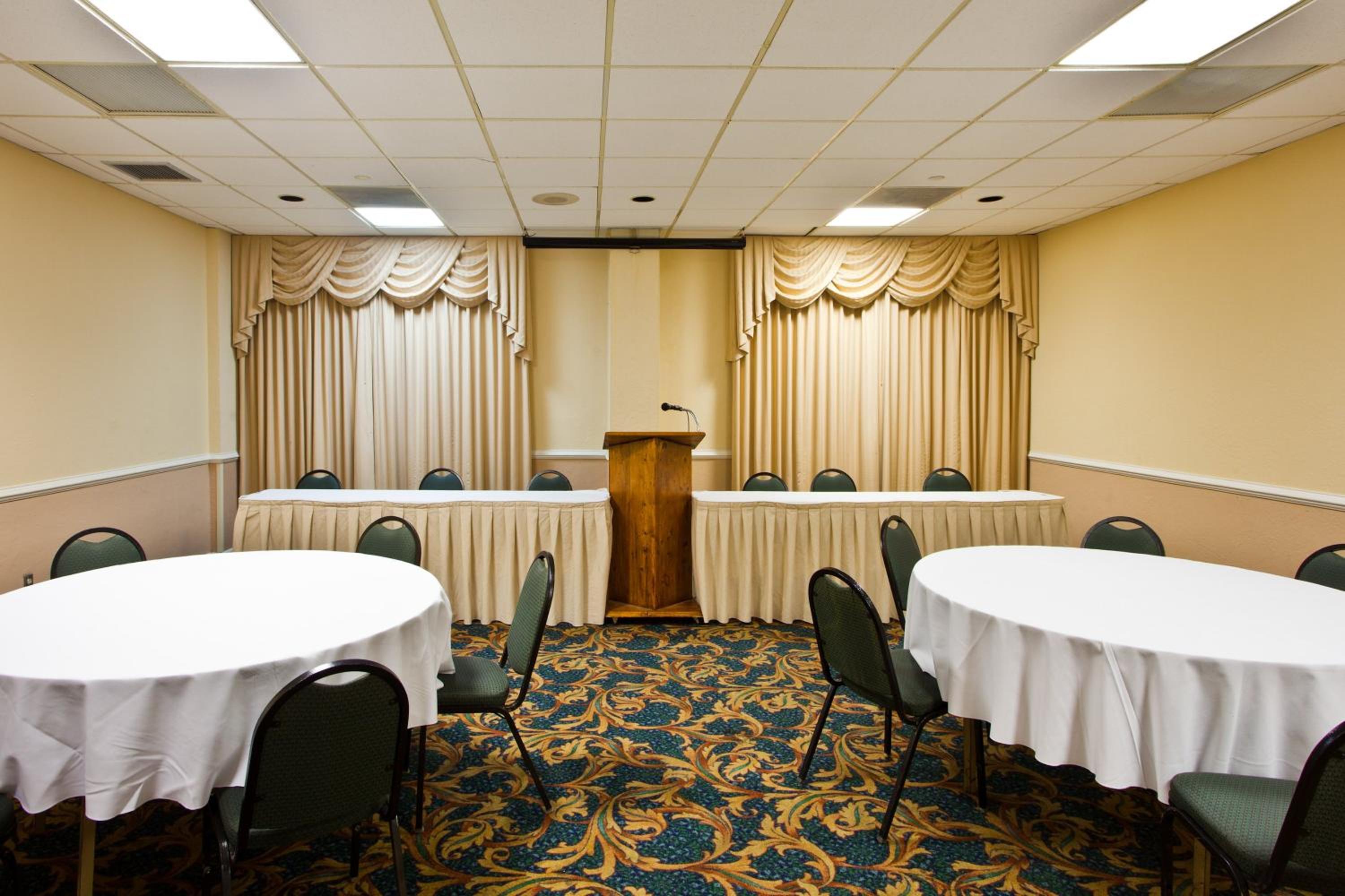 West Palm Beach Vacations - Holiday Inn Port St. Lucie, an IHG Hotel - Property Image 9