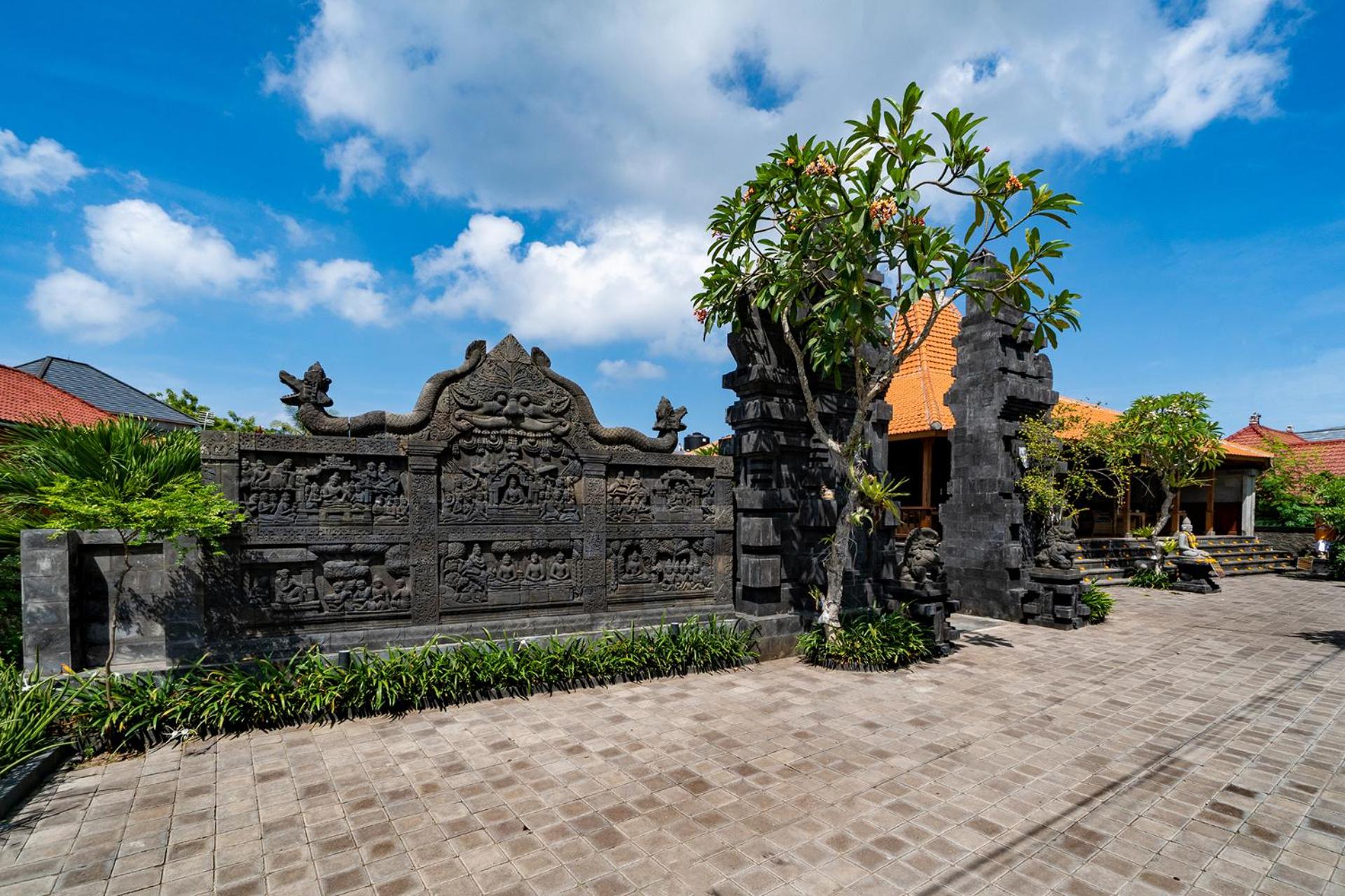 Bale Gede Lembongan