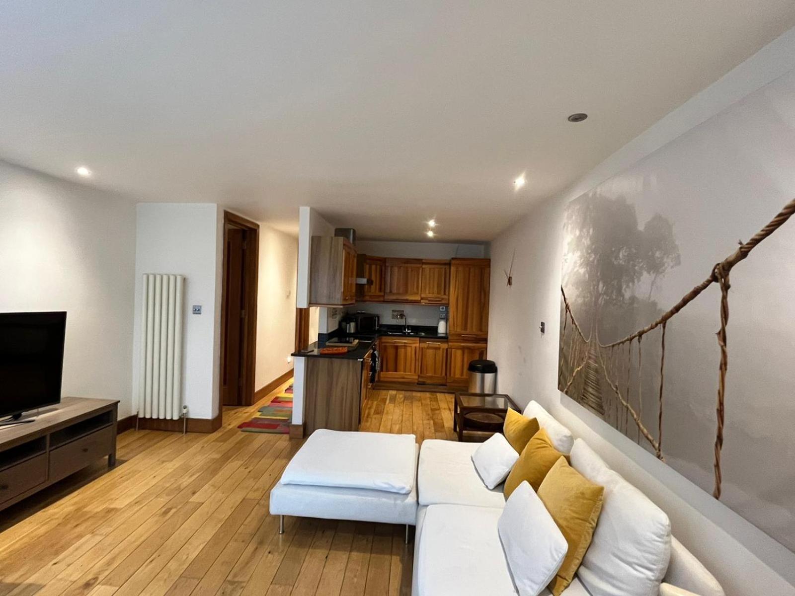 Luxury 2 Double Bedroom Flat - Kensington London