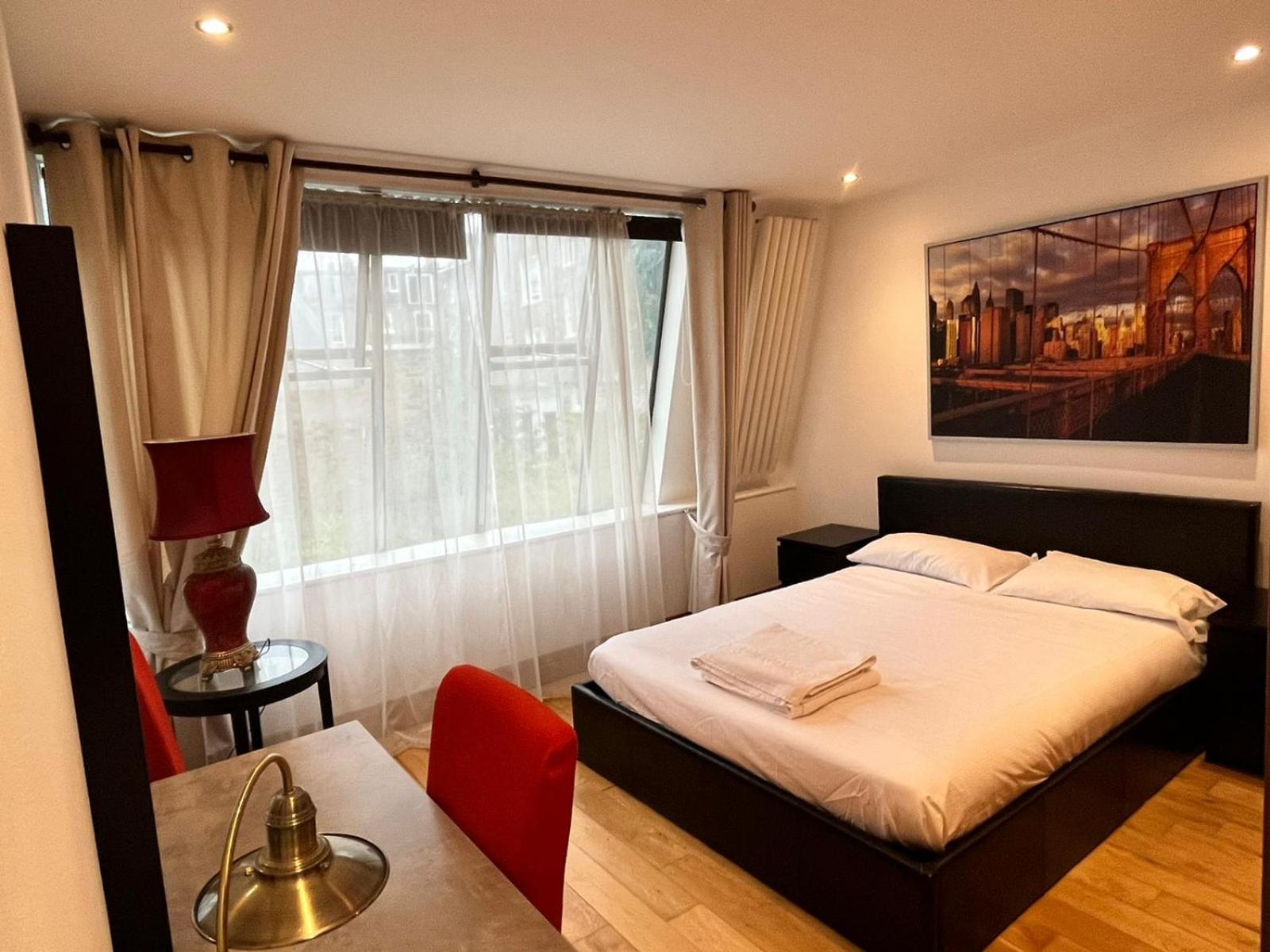 Luxury 2 Double Bedroom Flat - Kensington London