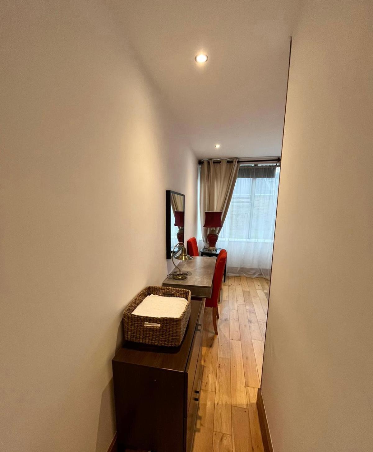 Luxury 2 Double Bedroom Flat - Kensington London
