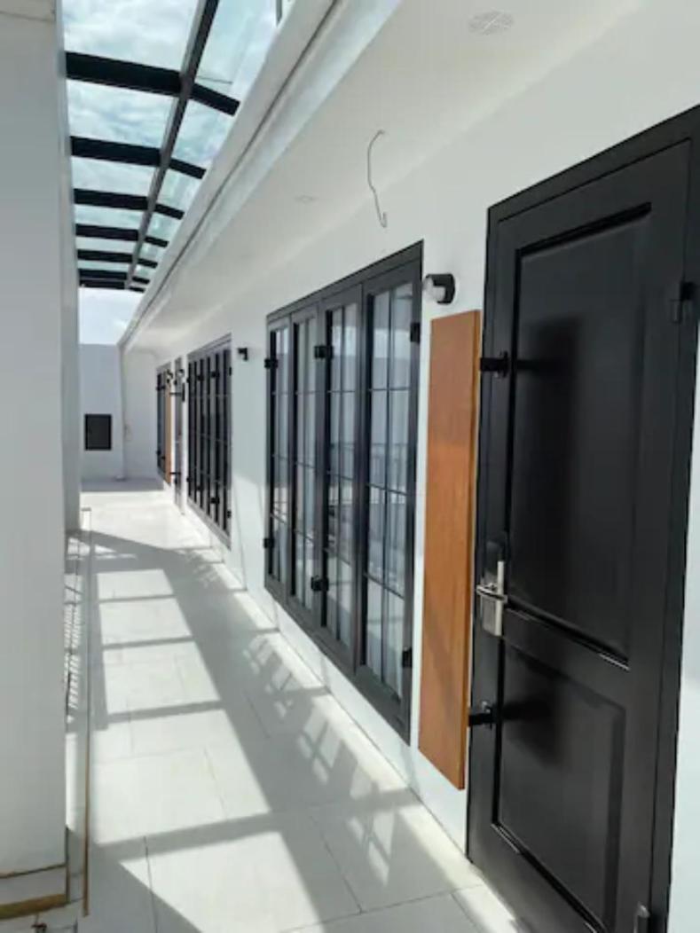 Loewys Home Tanjung Duren Jakarta Barat view 3
