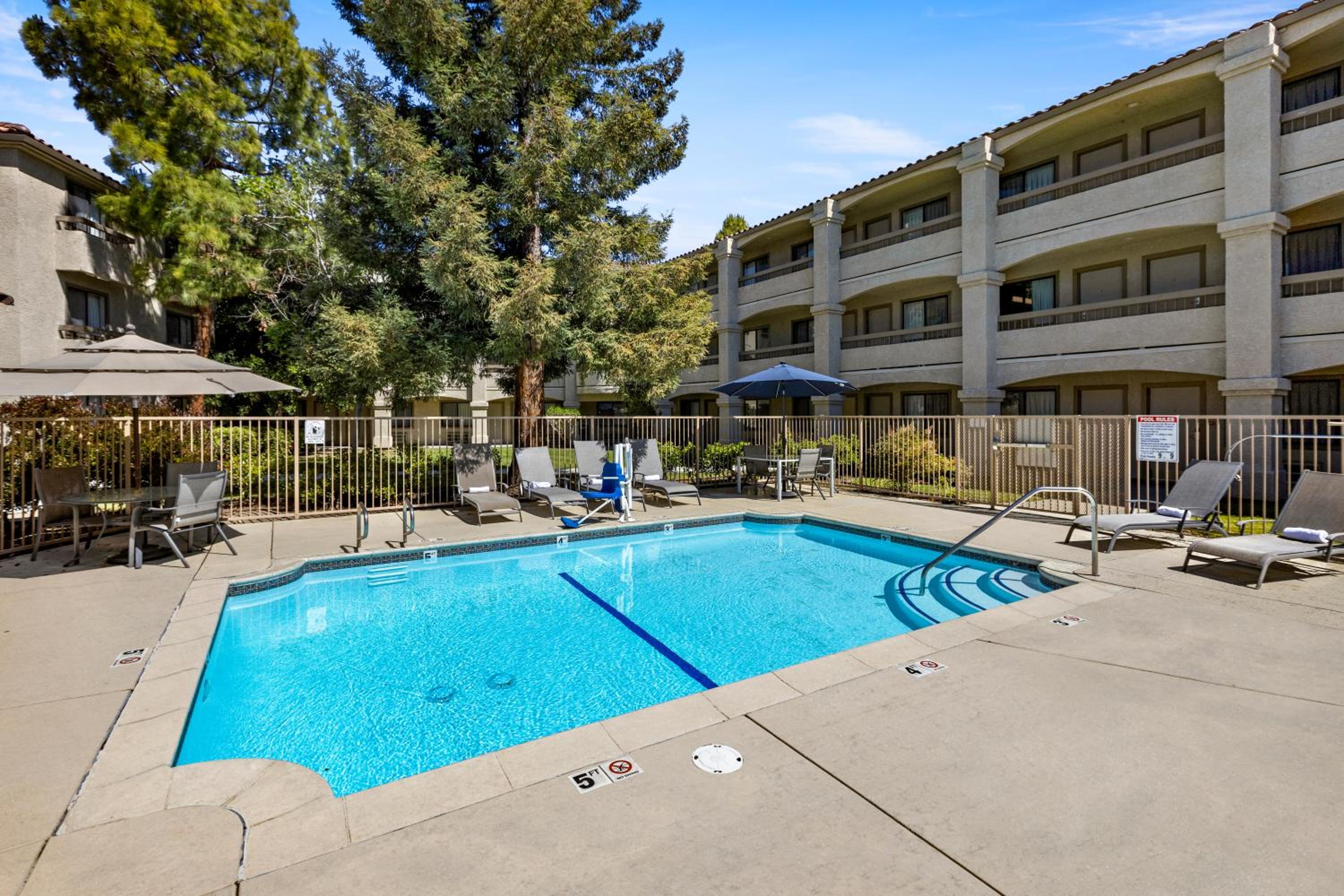 San Jose Vacations - Good Nite Inn Fremont - Property Image 2