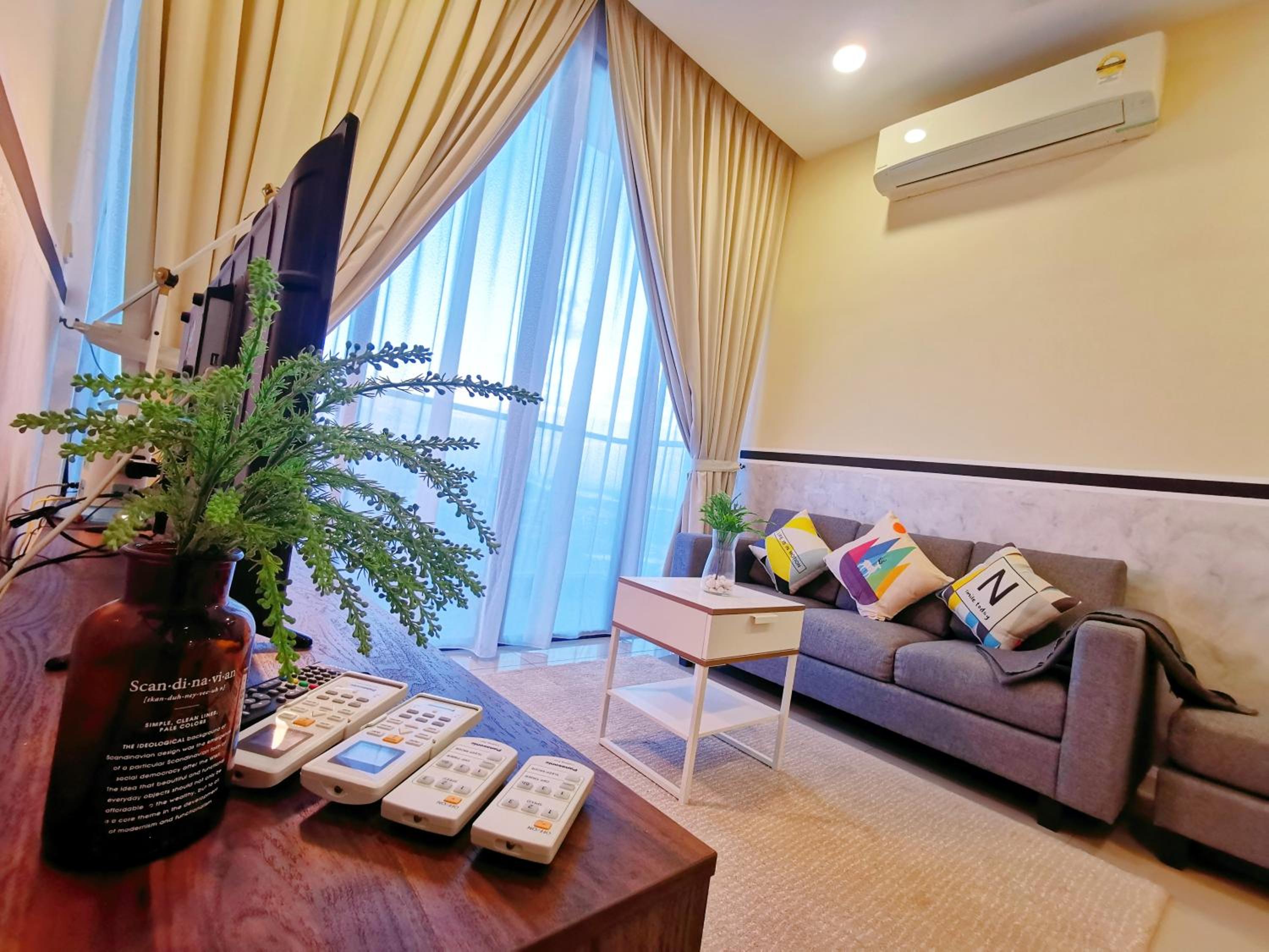 Legoland-HappyRainbow Suite at D'Pristine-8pax with Lakeview photo 4