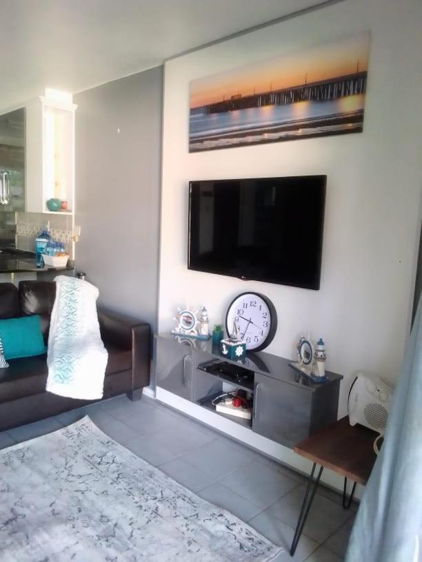42 Ramsgate palms view 5