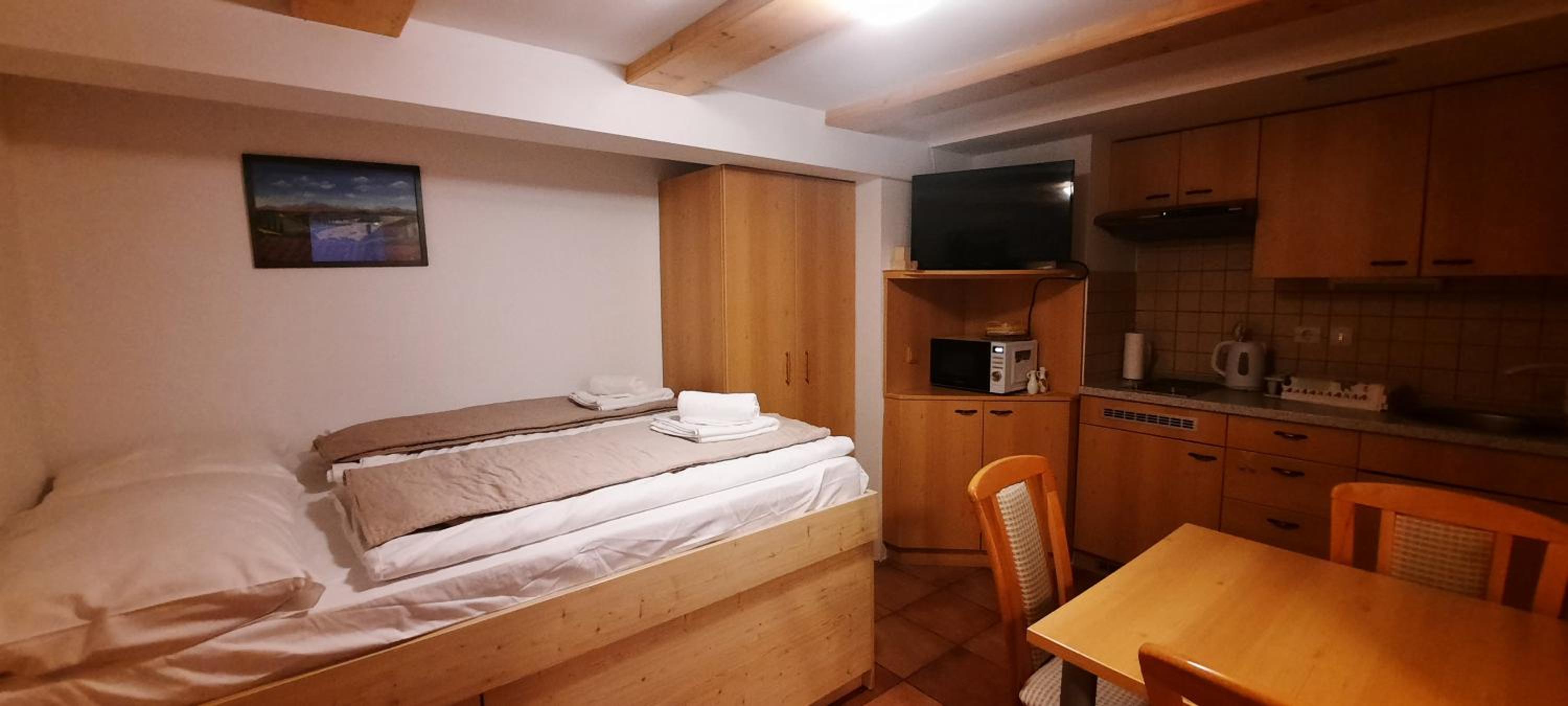 Photo 33