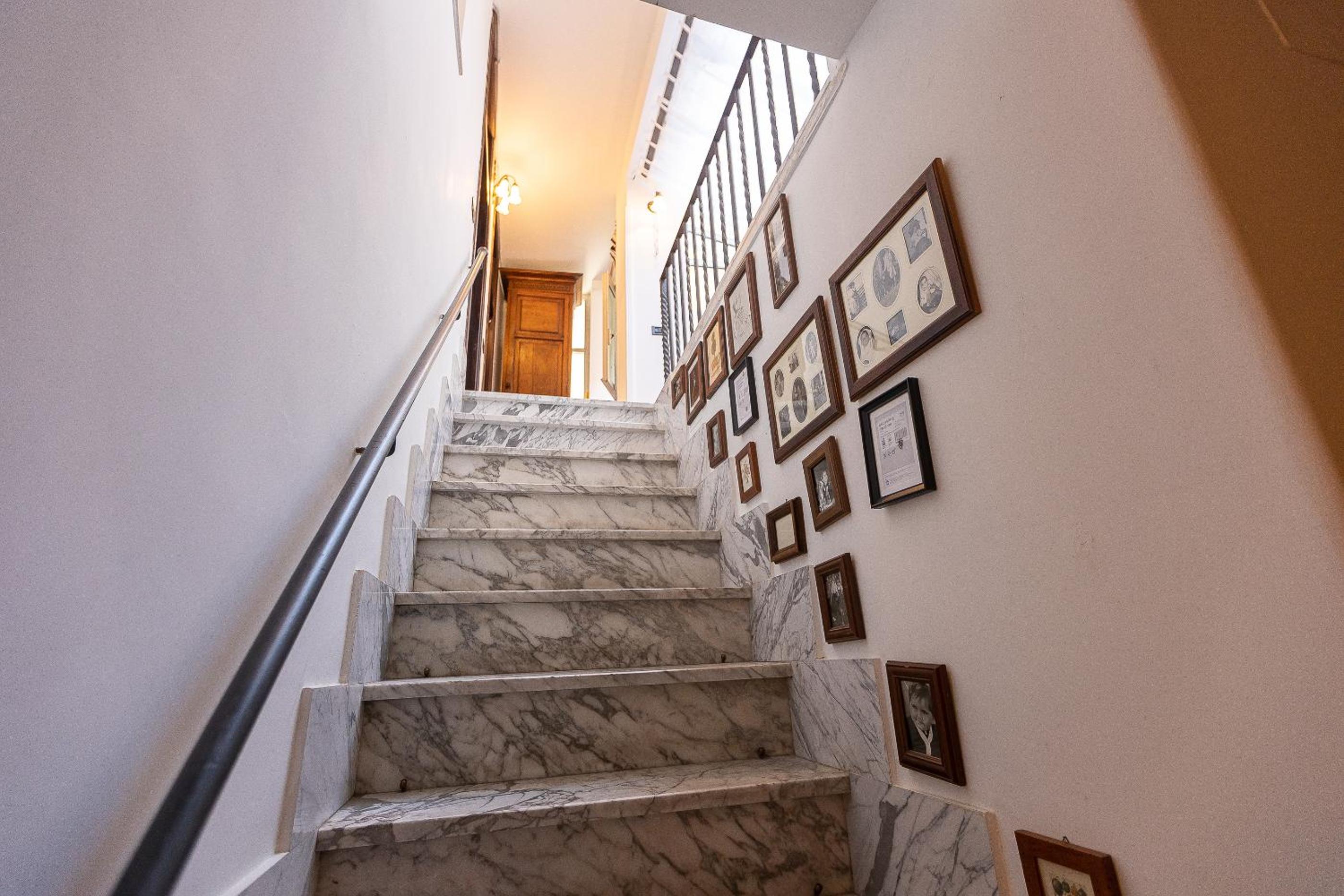 Lungaretta by Rental in Rome