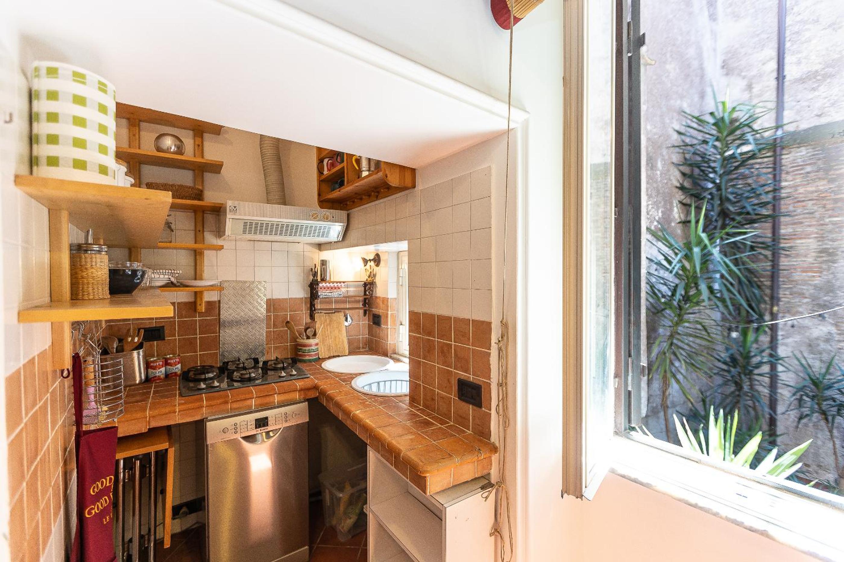 Lungaretta by Rental in Rome