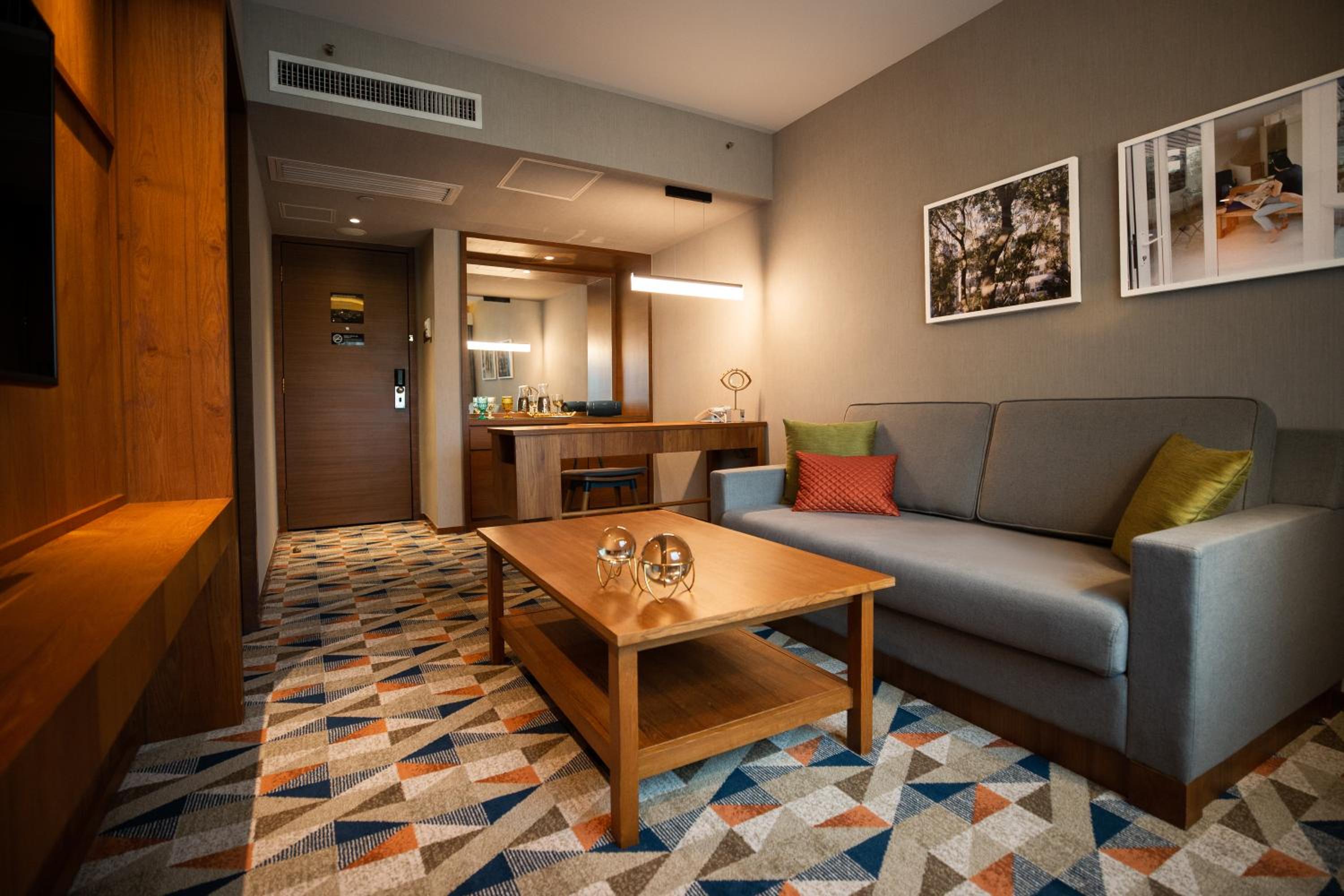 Eaton HK - Langham Hospitality Group