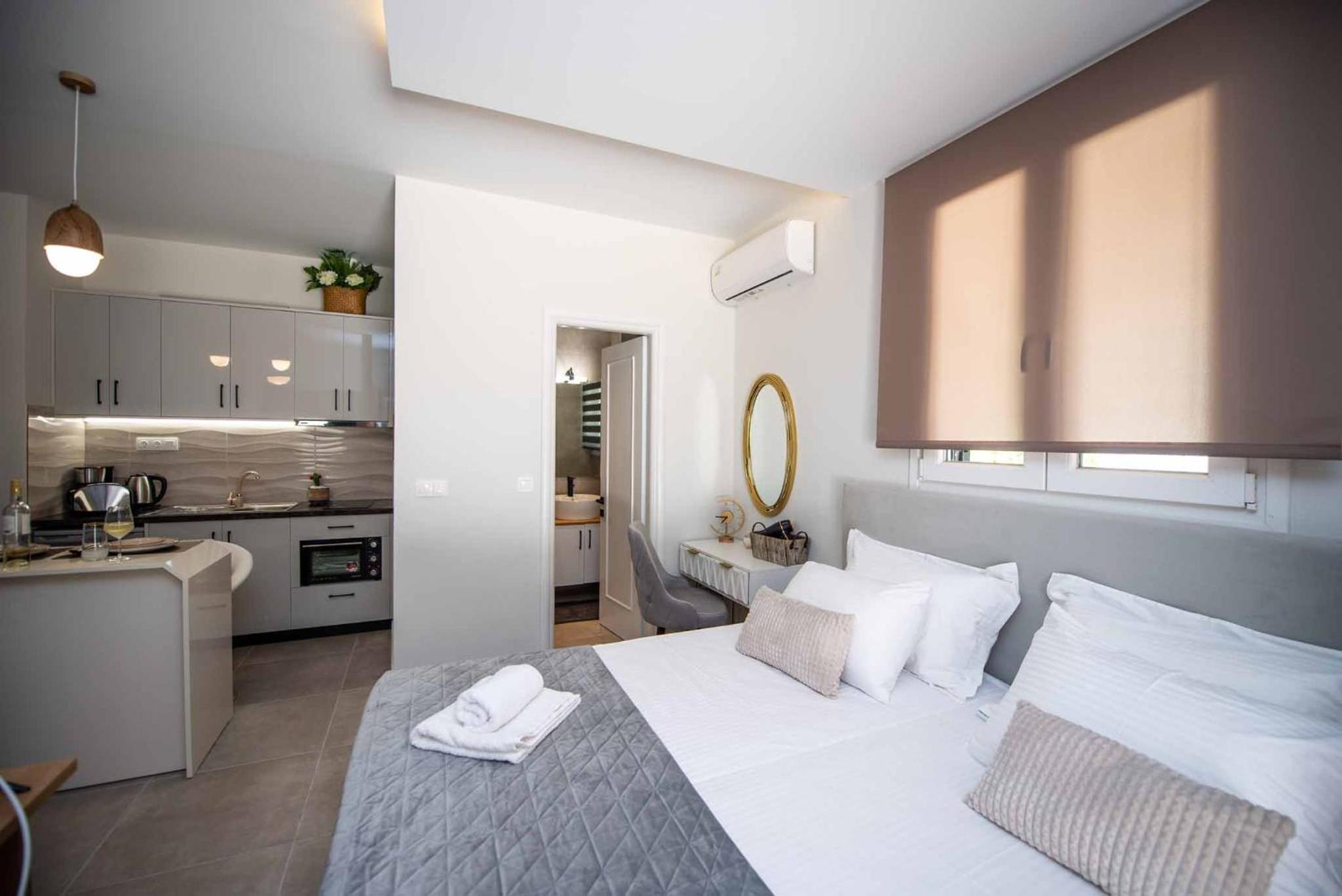 Katrin Studio kefalomandouko Corfu