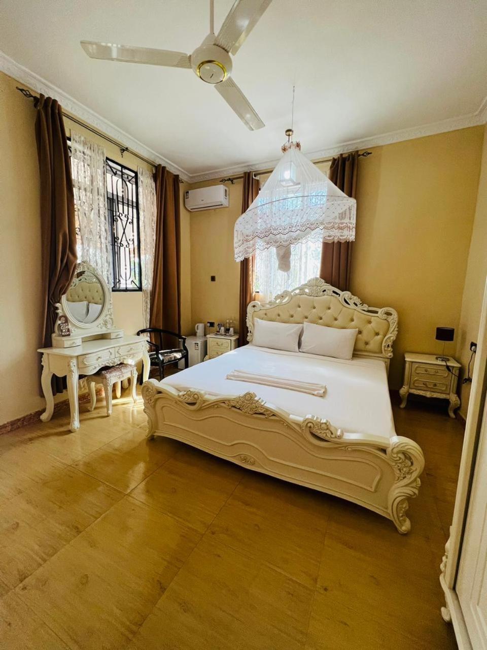 Boshowa Villas view 5