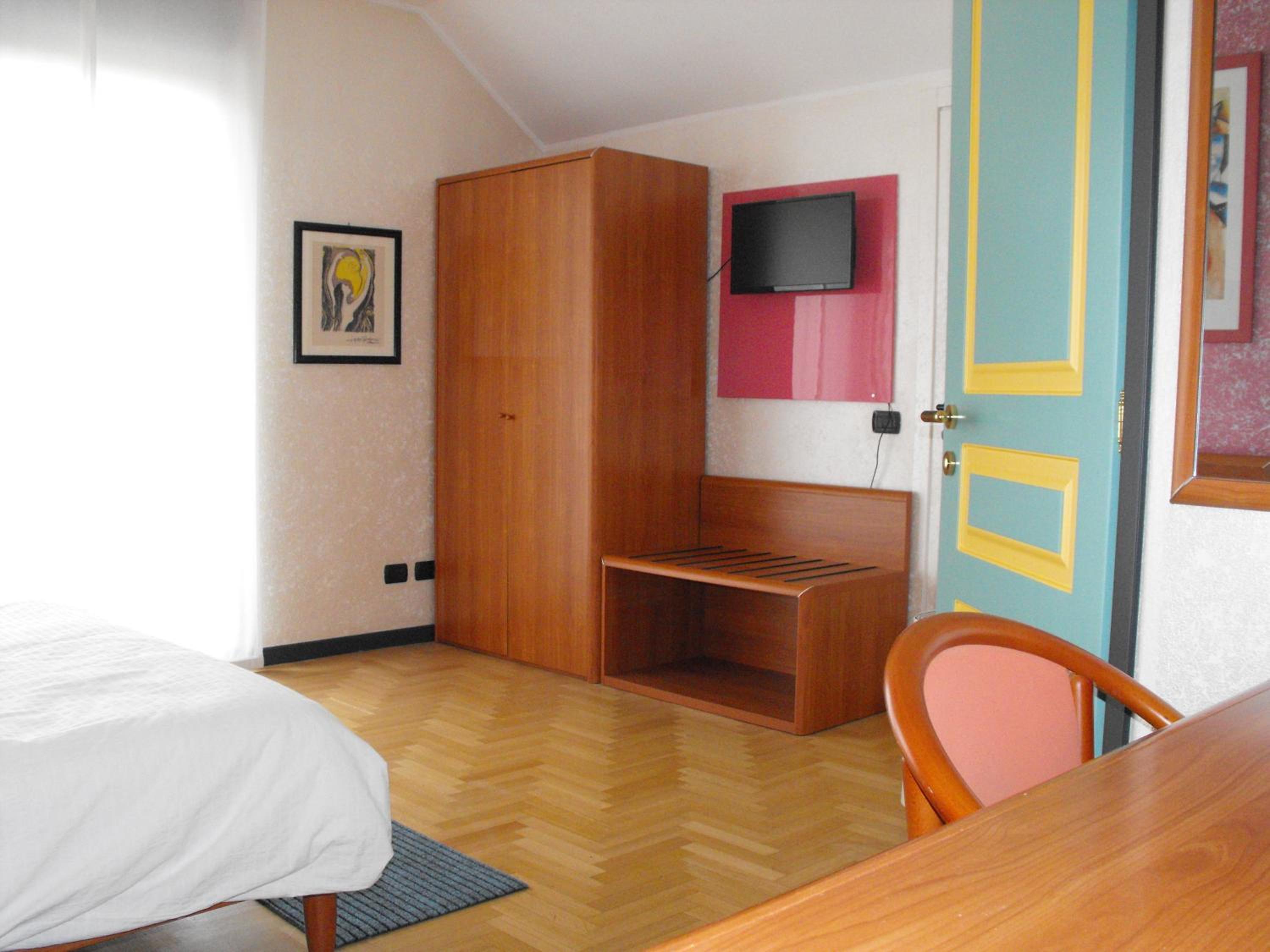 Photo 6