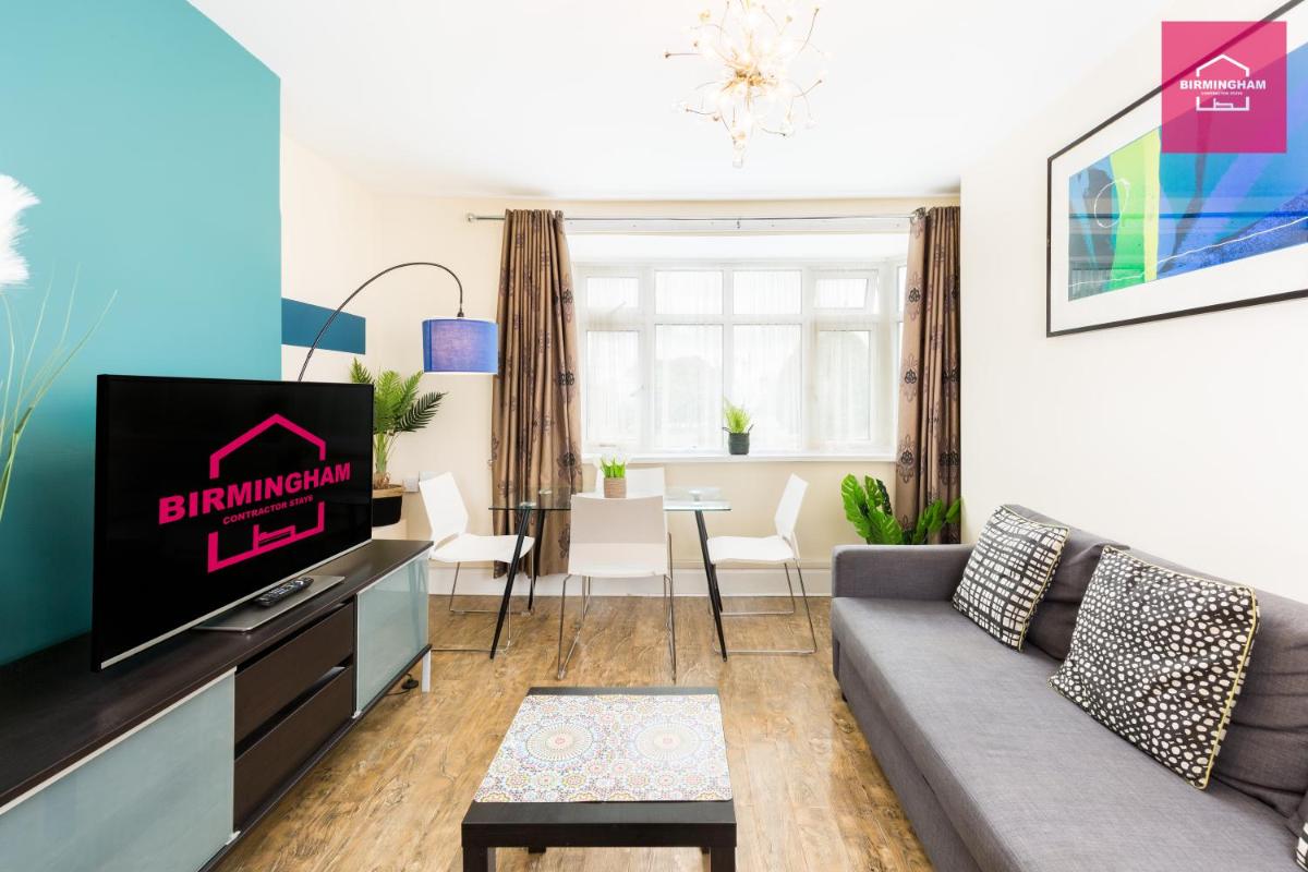 Birmingham Contractor Stays - 3 Bedroom Flat, 6 Beds plus Parking view 2