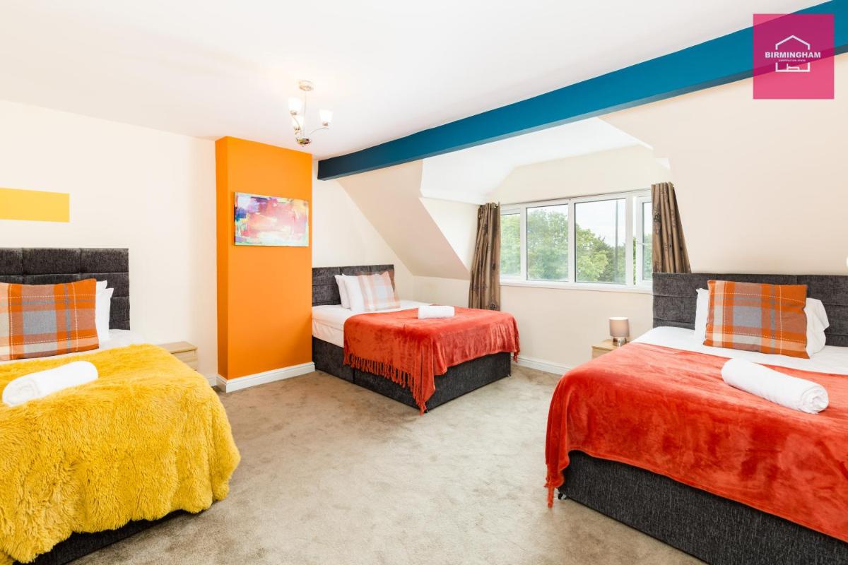 Birmingham Contractor Stays - 3 Bedroom Flat, 6 Beds plus Parking view 3