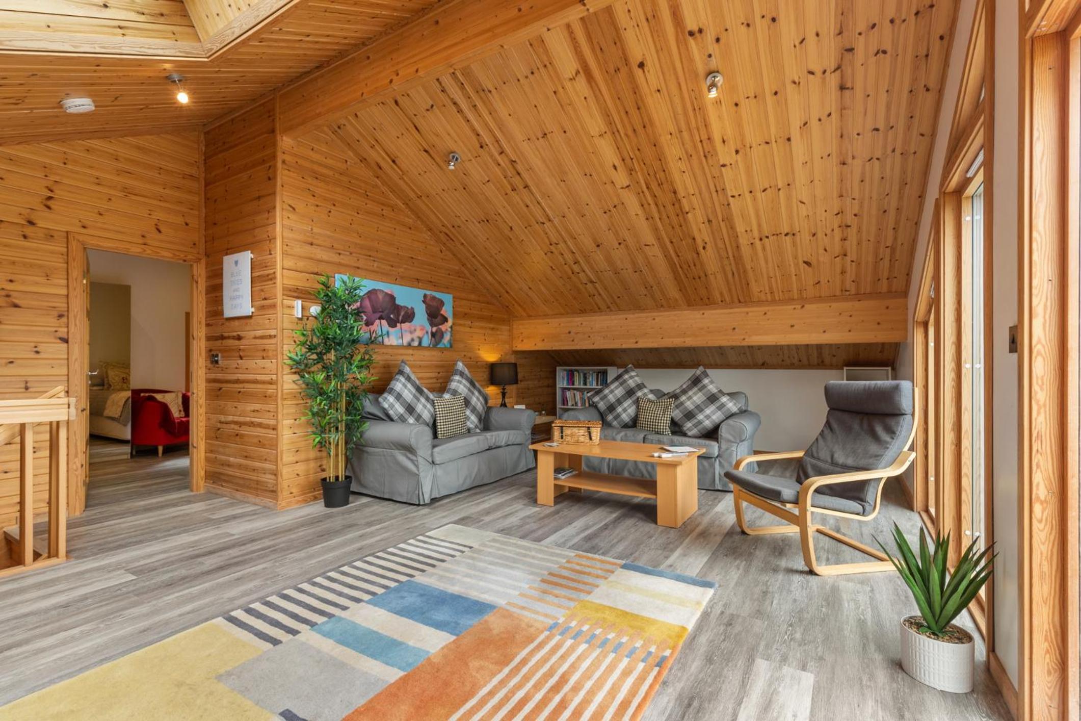 Everwyn Lodge - Luxury Lodge with Hot Tub view 5