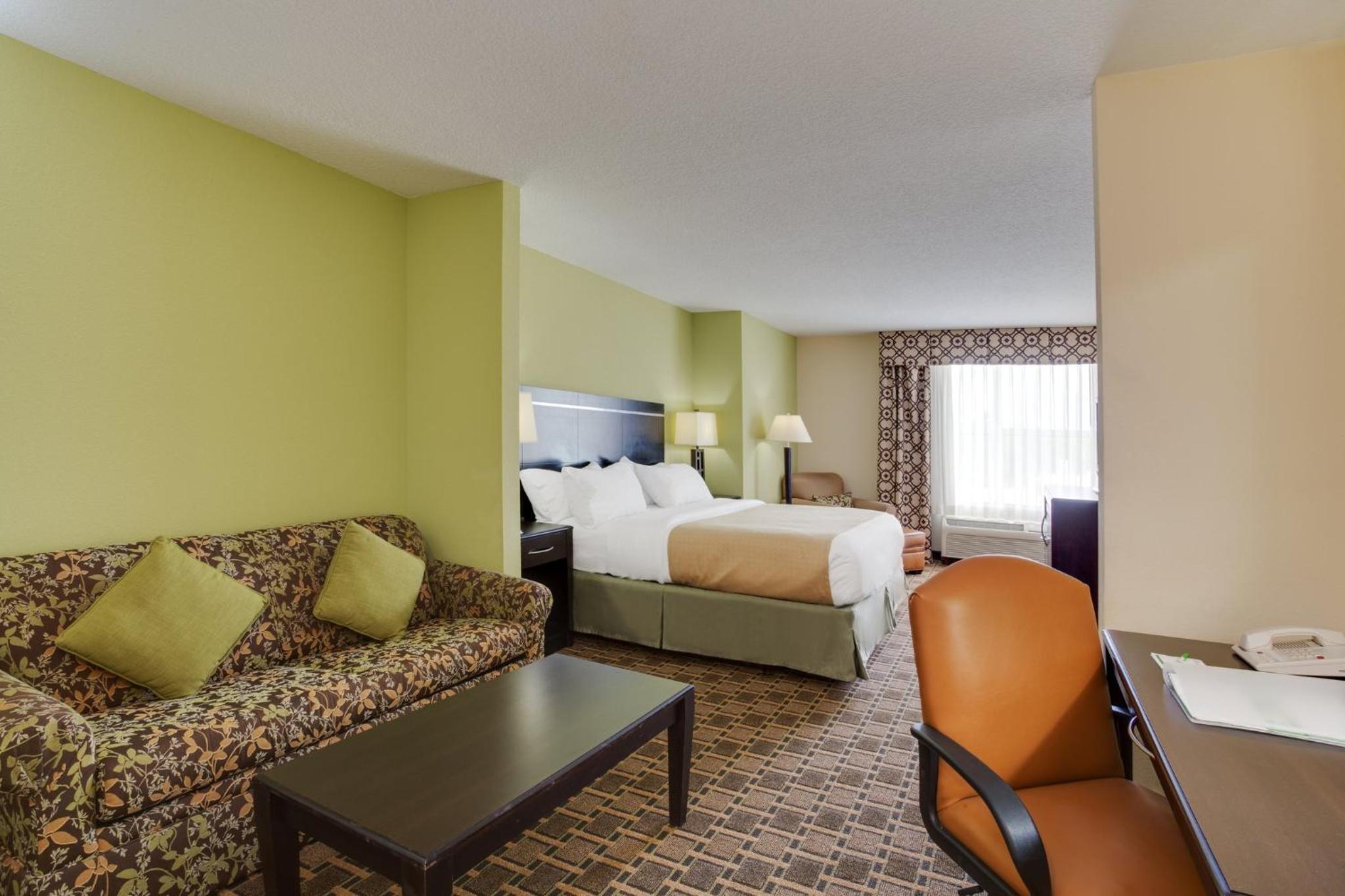 Statesboro Vacations - Holiday Inn Statesboro-University Area, an IHG Hotel - Property Image 2