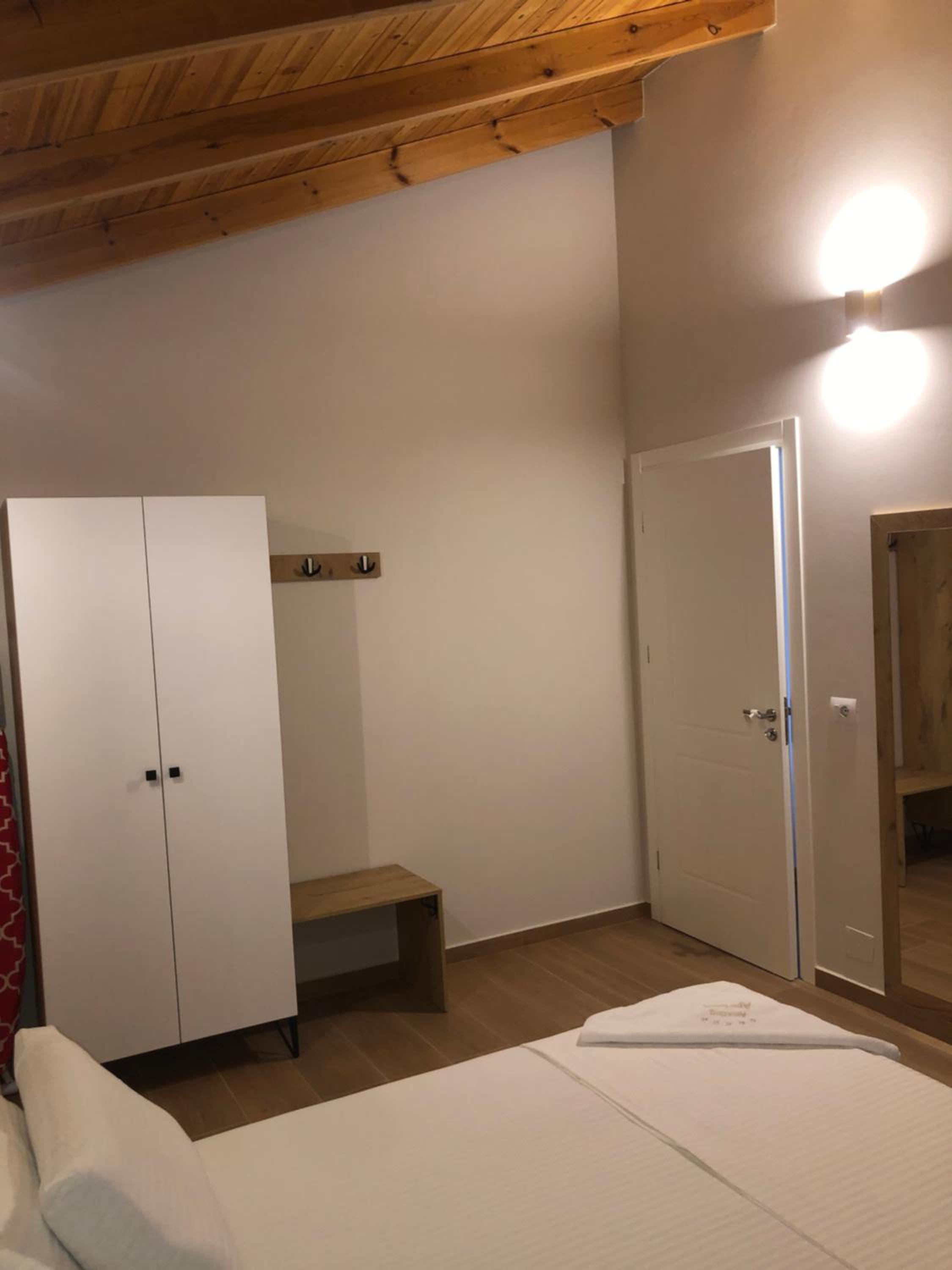 Amazing familiar apartments and rooms